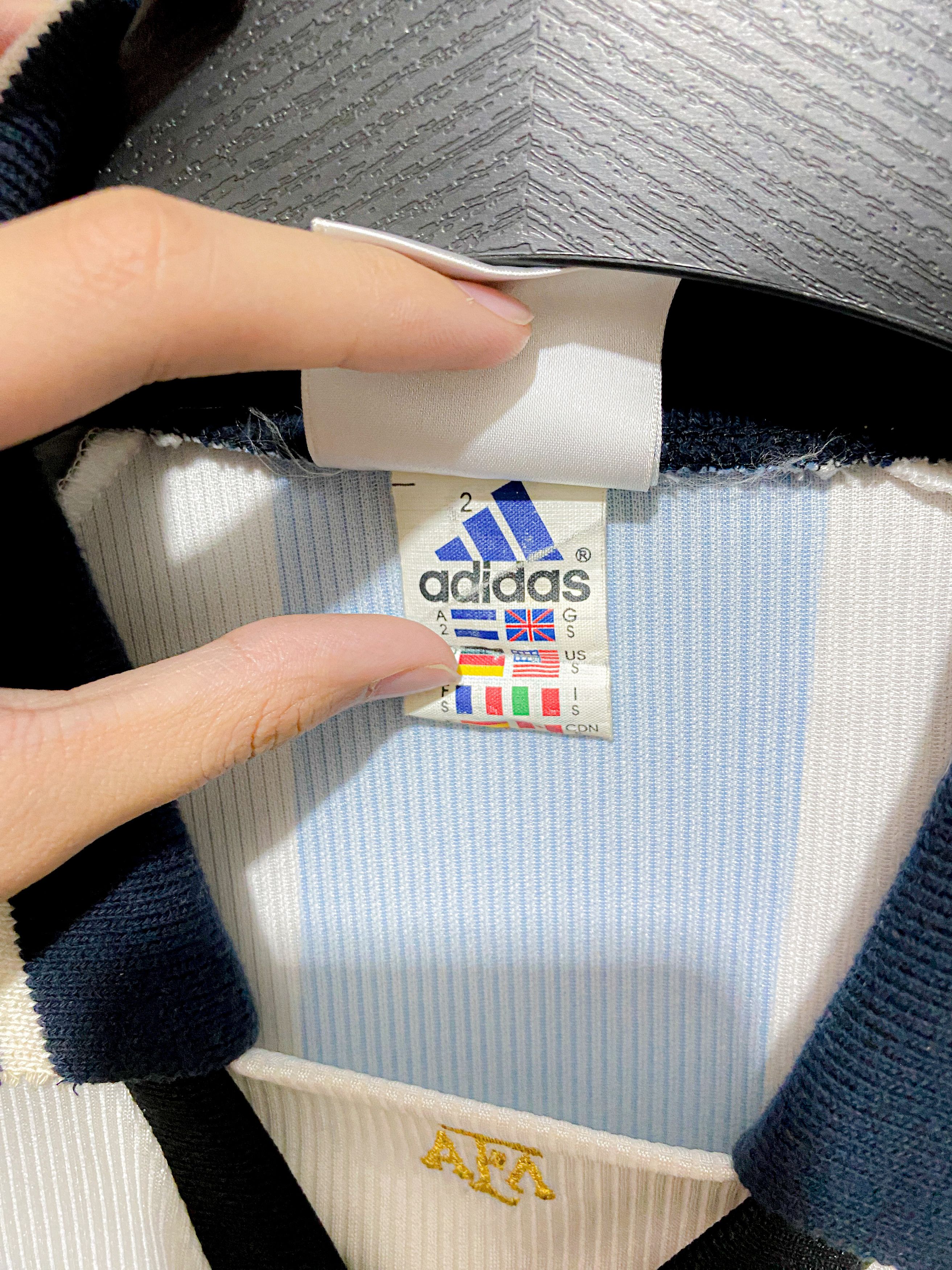 Vintage Vintage Argentina Long Sleeve 1998 World Cup Football Jersey Size US S / EU 44-46 / 1 - 5 Thumbnail