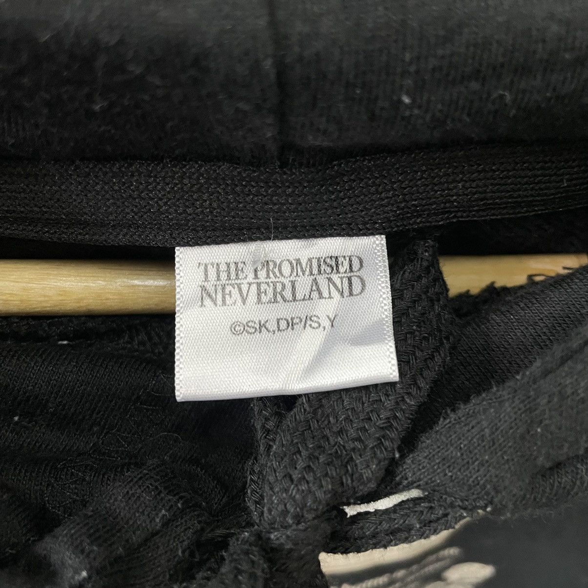 Anime Anime Manga The Promised Neverland Hoodie Size US M / EU 48-50 / 2 - 3 Thumbnail