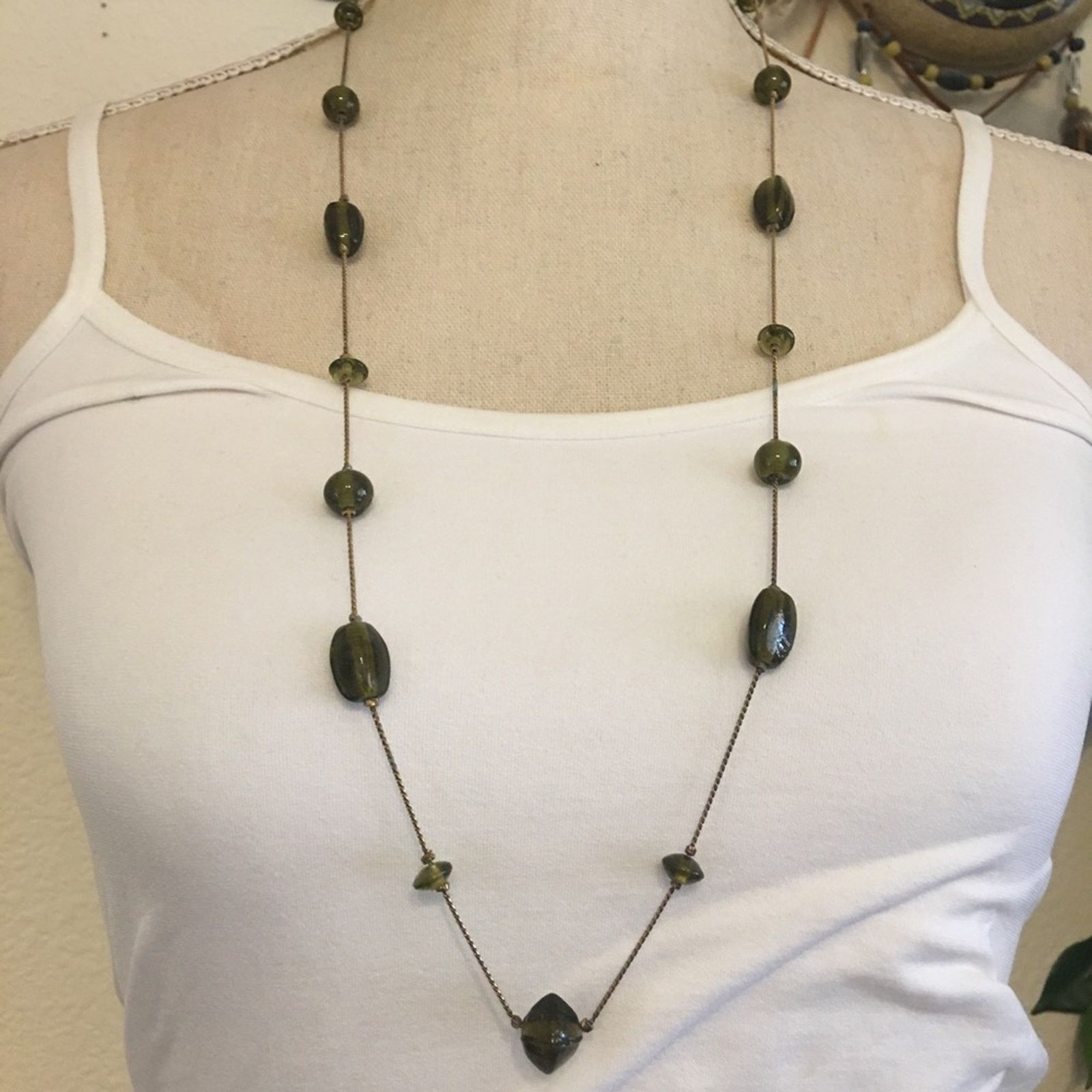 Vintage Vintage gold tone chain green glass necklace Size ONE SIZE - 1 Thumbnail