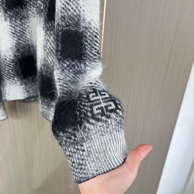 Givenchy Givenchy Mohair black and white checkered sweater 2506-Next Size US L / EU 52-54 / 3 - 4 Thumbnail