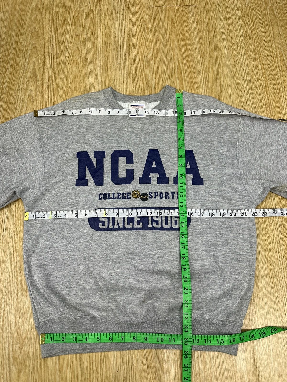 NCAA Vintage NCAA by Descente Crewneck Z239 Size US L / EU 52-54 / 3 - 7 Thumbnail