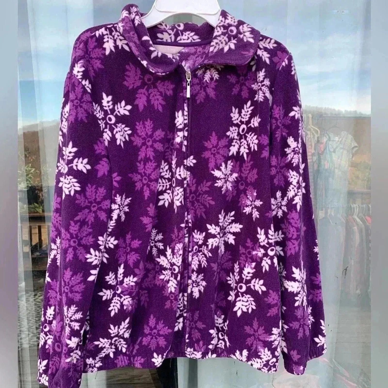 Designer Purple, fuzzy sweater Size M / US 6-8 / IT 42-44 - 1 Thumbnail