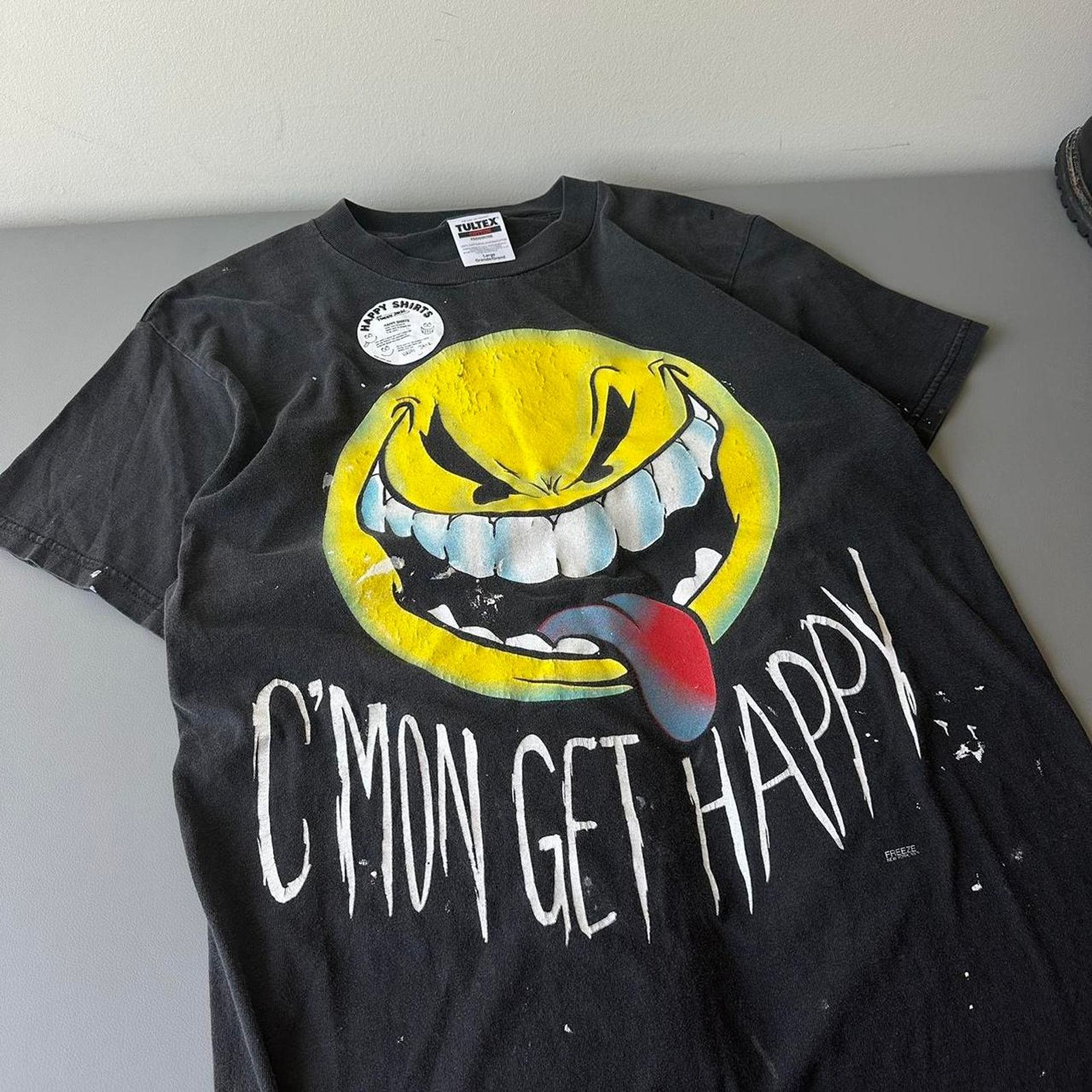 Vintage Rare Vintage 90s Happy Smiley Face Graphic Painter Shirt Tee Size US L / EU 52-54 / 3 - 1 Thumbnail