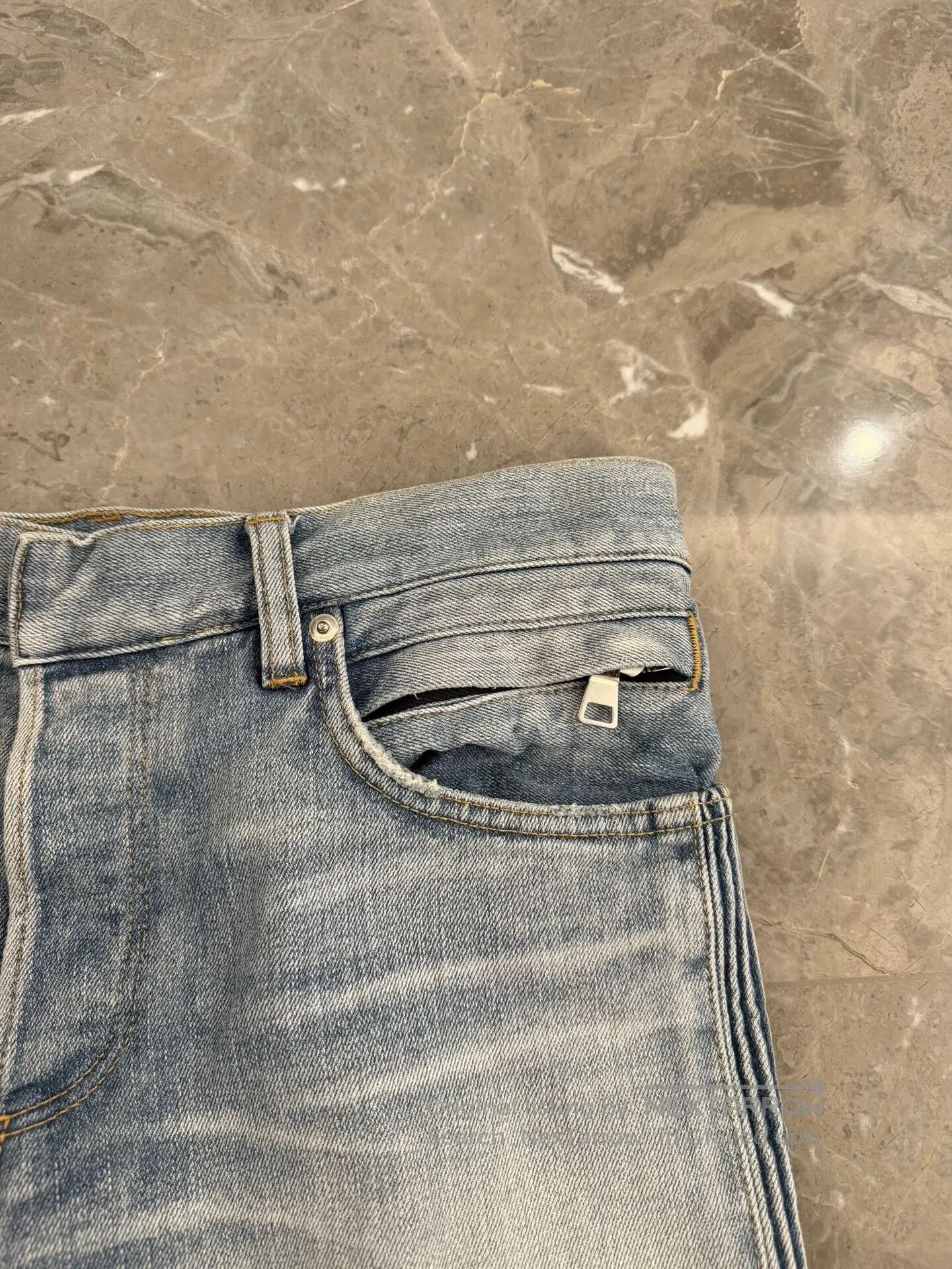 Balmain Balmain Straight Leg Jeans in Blue. Size US 29 - 6 Thumbnail