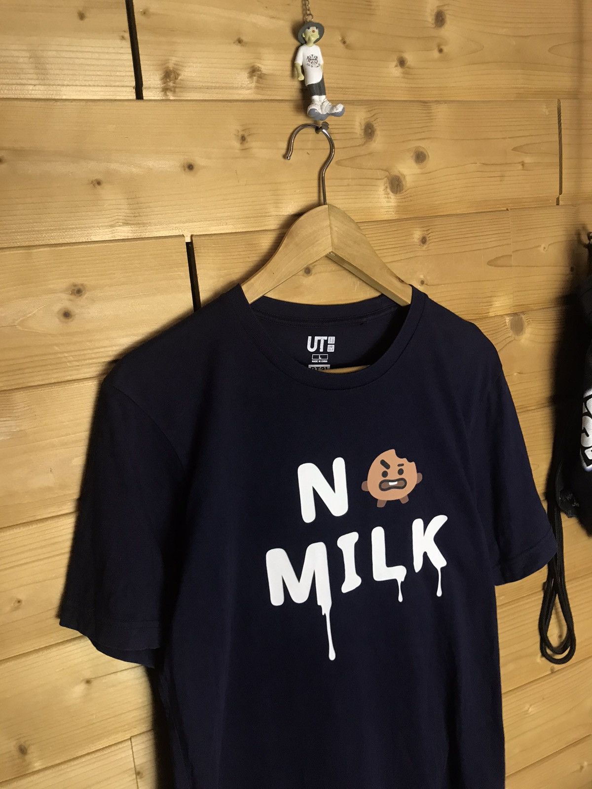 Band Tees Uniqlo X BT21 no milk t-shirt Size US L / EU 52-54 / 3 - 2 Thumbnail