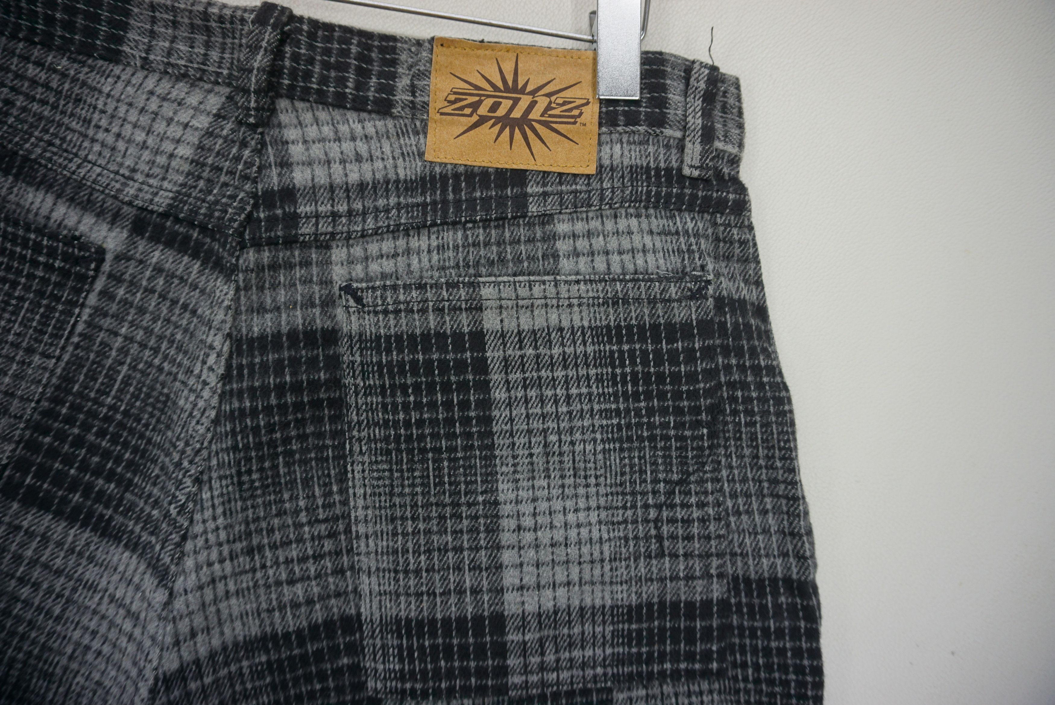 Japanese Brand Zonz Pants Size W35xL28 Y2K Baggy Hip Hop Skates Ankle Pants Size US 35 - 11 Thumbnail