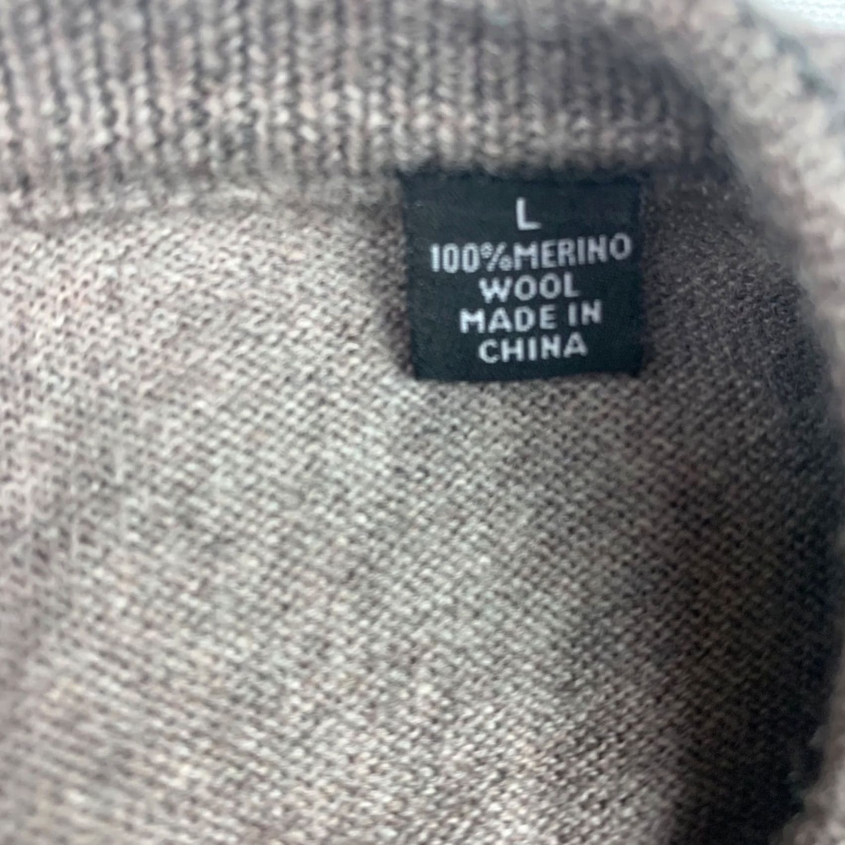 Saks Fifth Avenue Saks Fifth Avenue Men’s 100% Wool V-Neck Sweater Beige/Gray Diamond Large Size US L / EU 52-54 / 3 - 5 Thumbnail