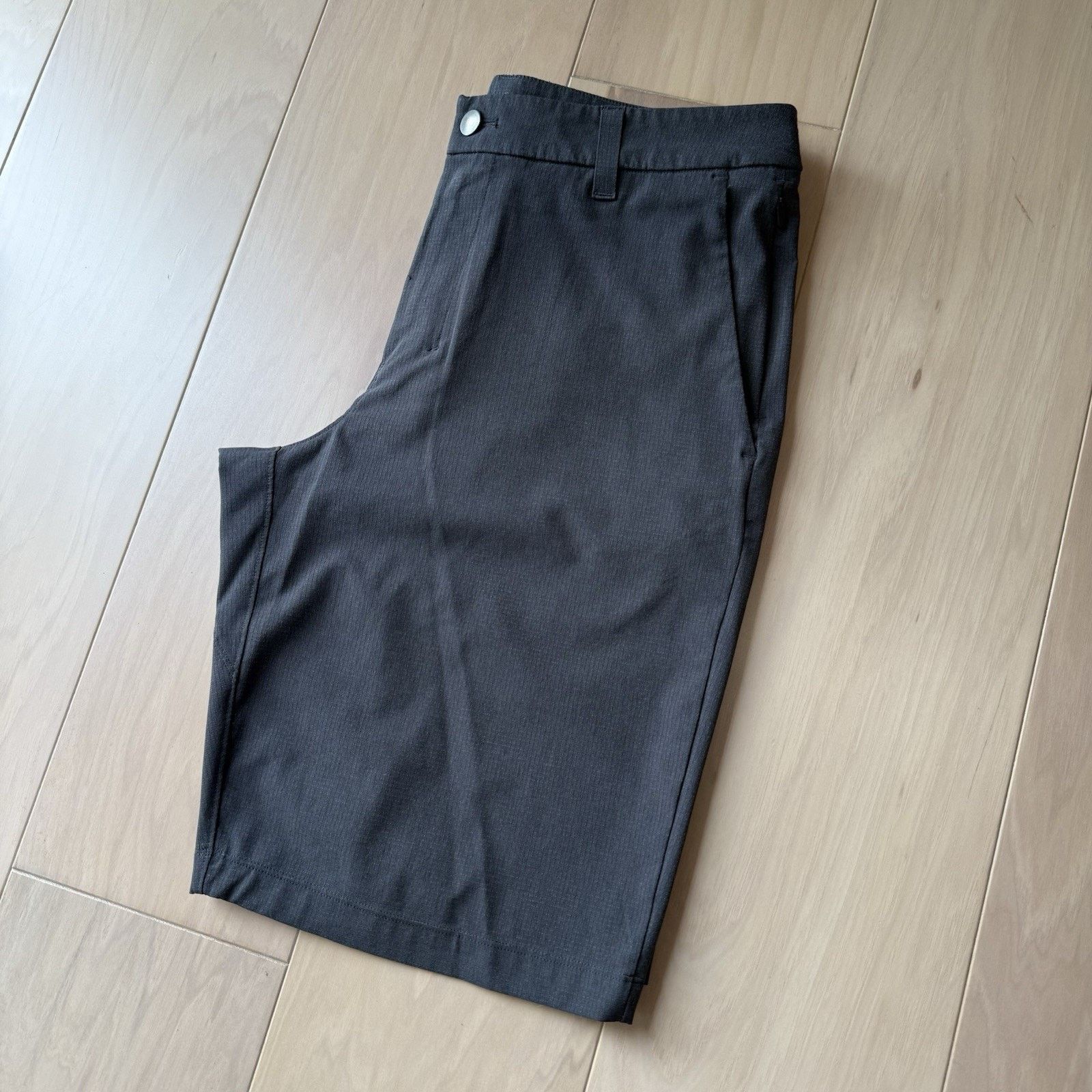Lululemon Lululemon Commission Shorts 30 Gray Workout Athleisure Size US 30 / EU 46 - 9 Thumbnail