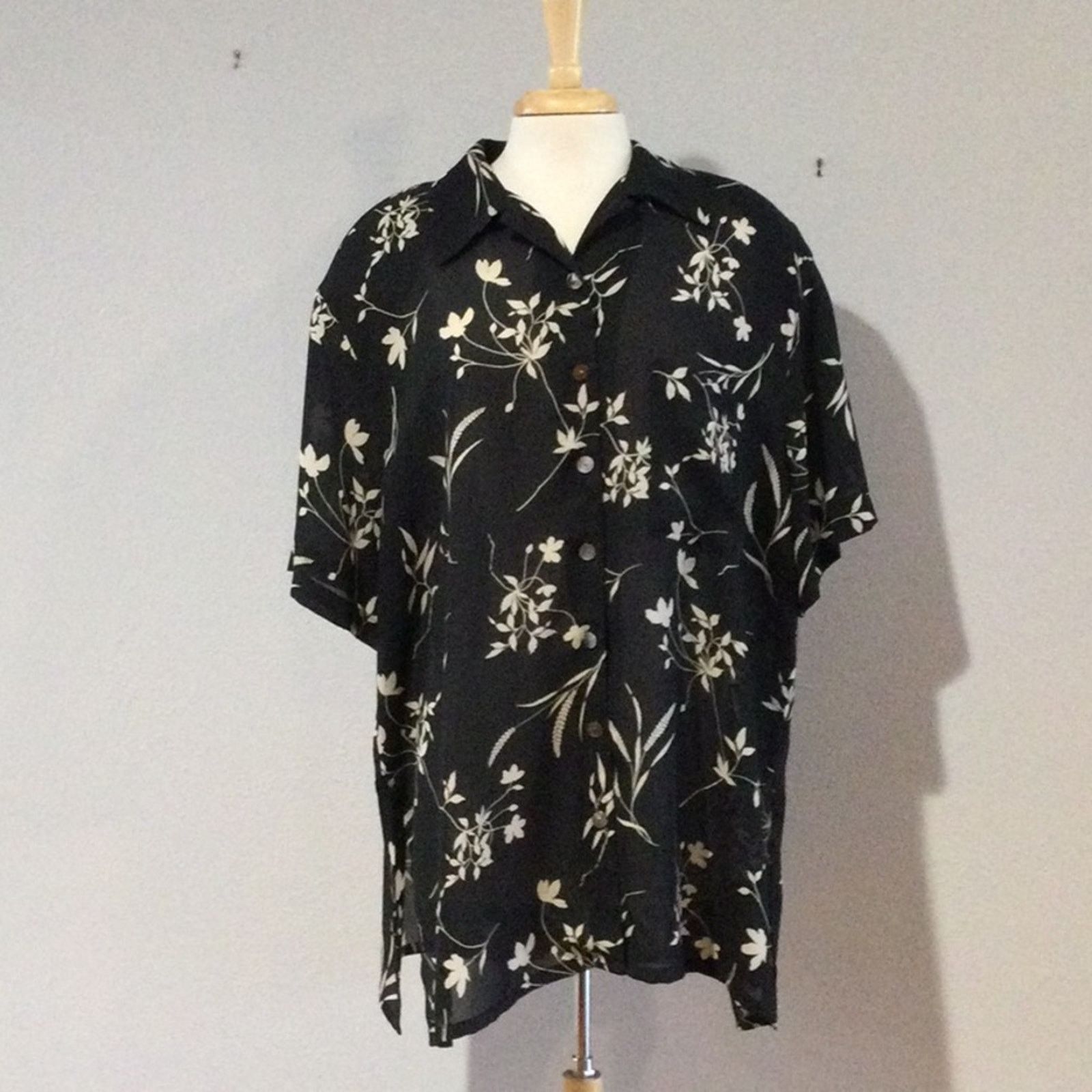 Evan Picone Evan-Picone Floral Button Front Shoulder Pads Top Sz 22W Size 3XL / US 20-22 - 1 Thumbnail