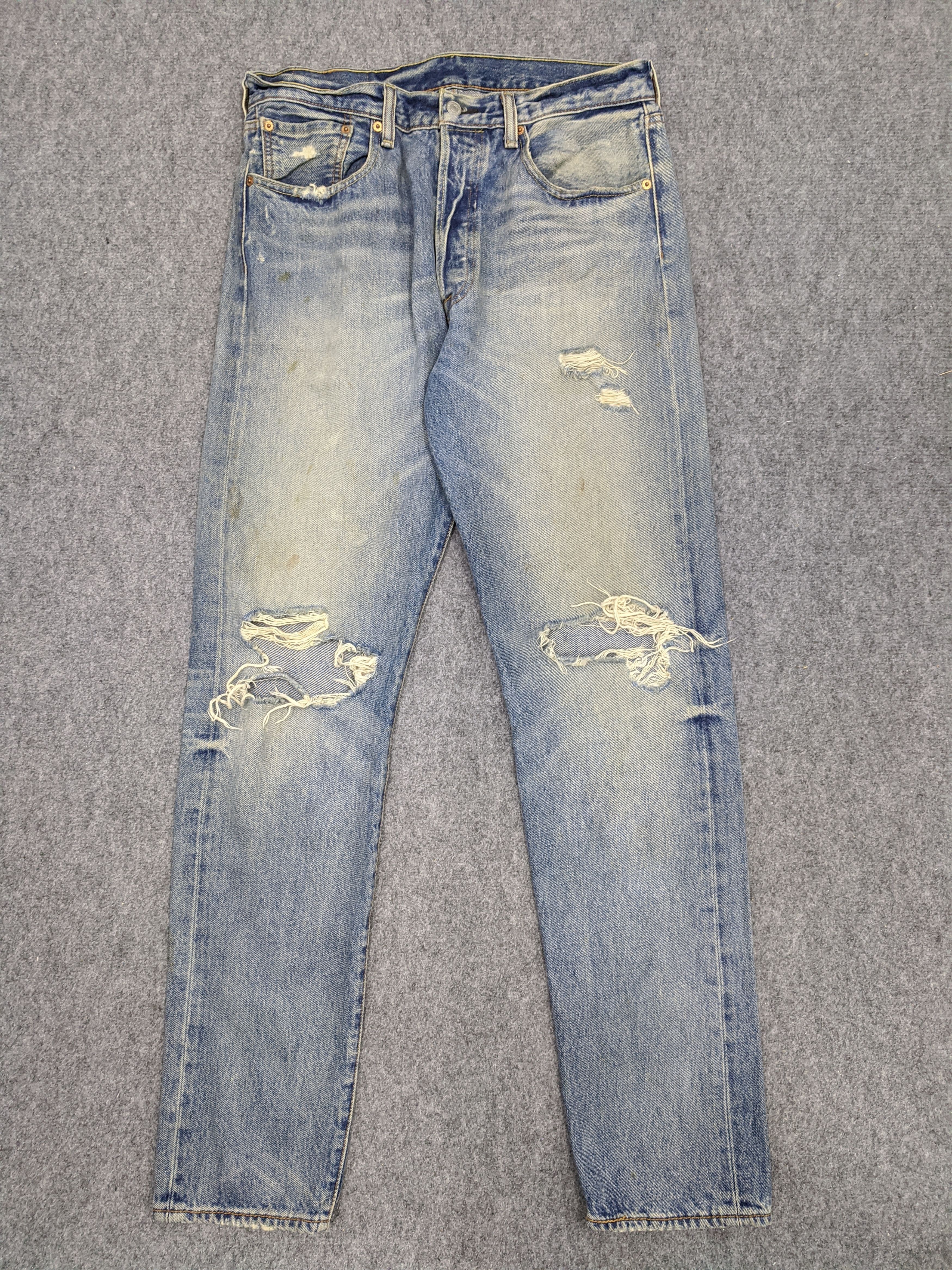 Levi's × Vintage Vintage Distressed Levis 501 Faded Blue Jeans 33x33 Size US 33 - 1 Thumbnail