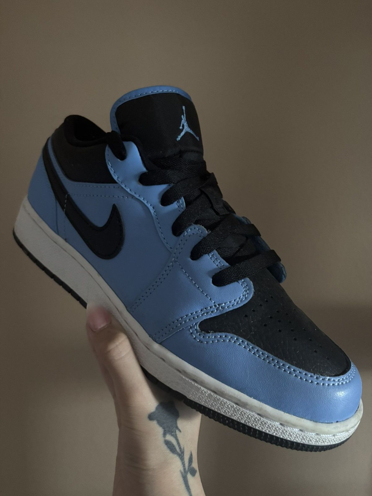 Jordan Brand Air Jordan 1 Low GS 'University Blue Black' Size US 6.5 / EU 39-40 - 2 Thumbnail