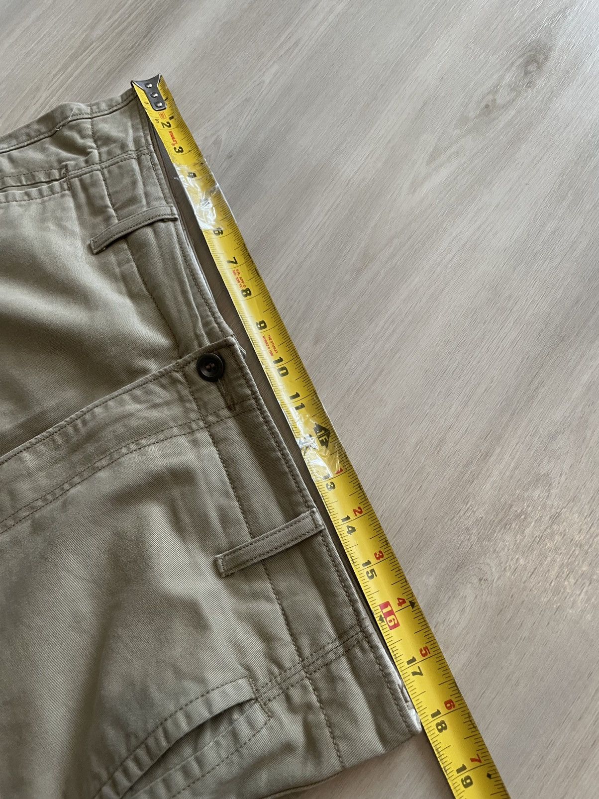 Levi's × Vintage Vintage Y2K Levis Cargo Khaki Pants Flap Pockets Sz 33x32 Size US 35 - 7 Thumbnail