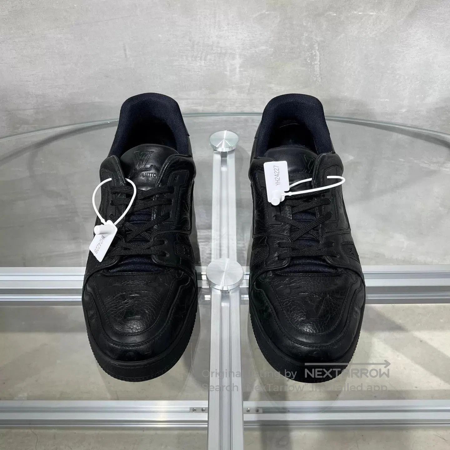 Louis Vuitton Black Low-Top Leather Sneakers Size 9. Size US 9 / EU 42 - 1 Thumbnail