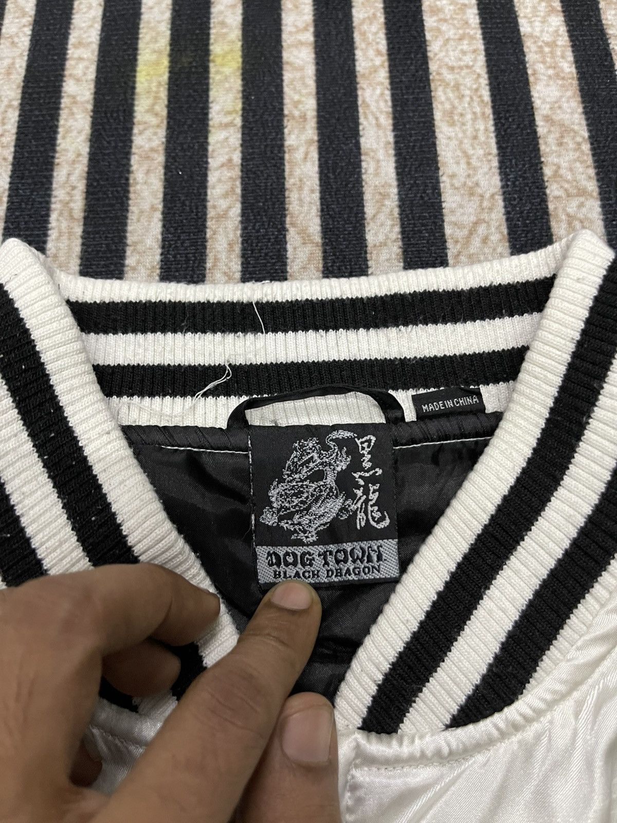 Dogtown 2000s DOGTOWN BLACK DRAGON SUKAJAN EMBROIDERED DRAGON RARE Size US XL / EU 56 / 4 - 9 Thumbnail