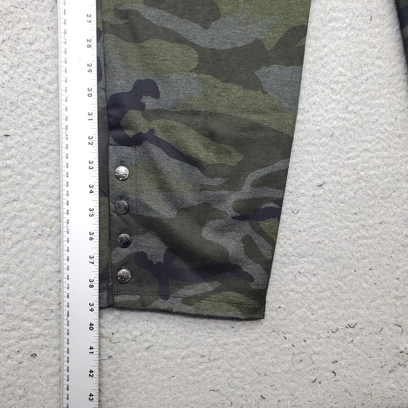 Vintage Susan Graver Pants Womens XL Multi Camouflage Ankle Button Straight Leg Pull On Size 40" / US 18 - 3 Thumbnail