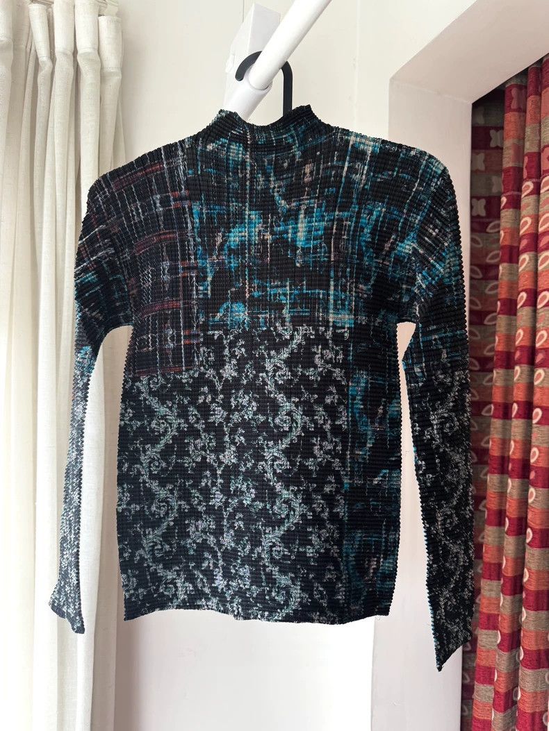 Issey Miyake Issey Miyake size:2 A vintage top with retro blue flowers Size XS / US 0-2 / IT 36-38 - 3 Thumbnail
