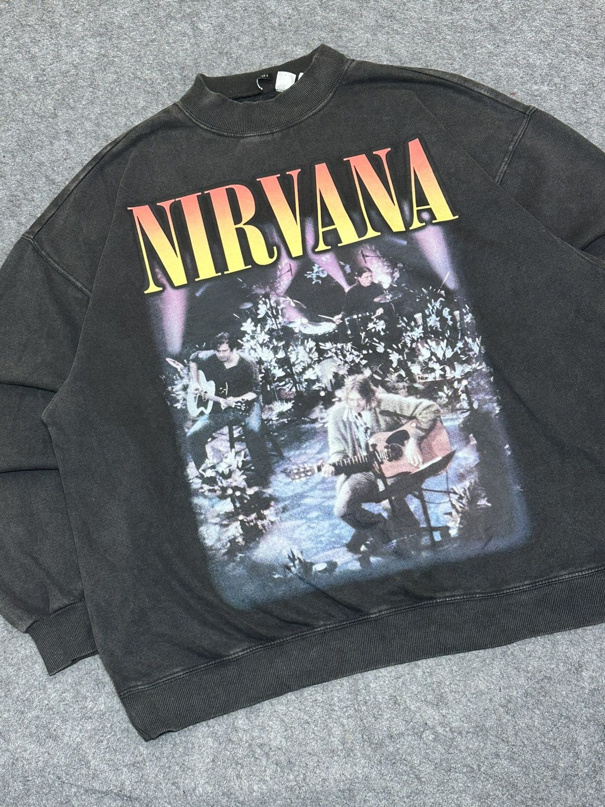 Nirvana H&M Divided Nirvana MTV Unplugged sweatshirt. Size US L / EU 52-54 / 3 - 2 Thumbnail