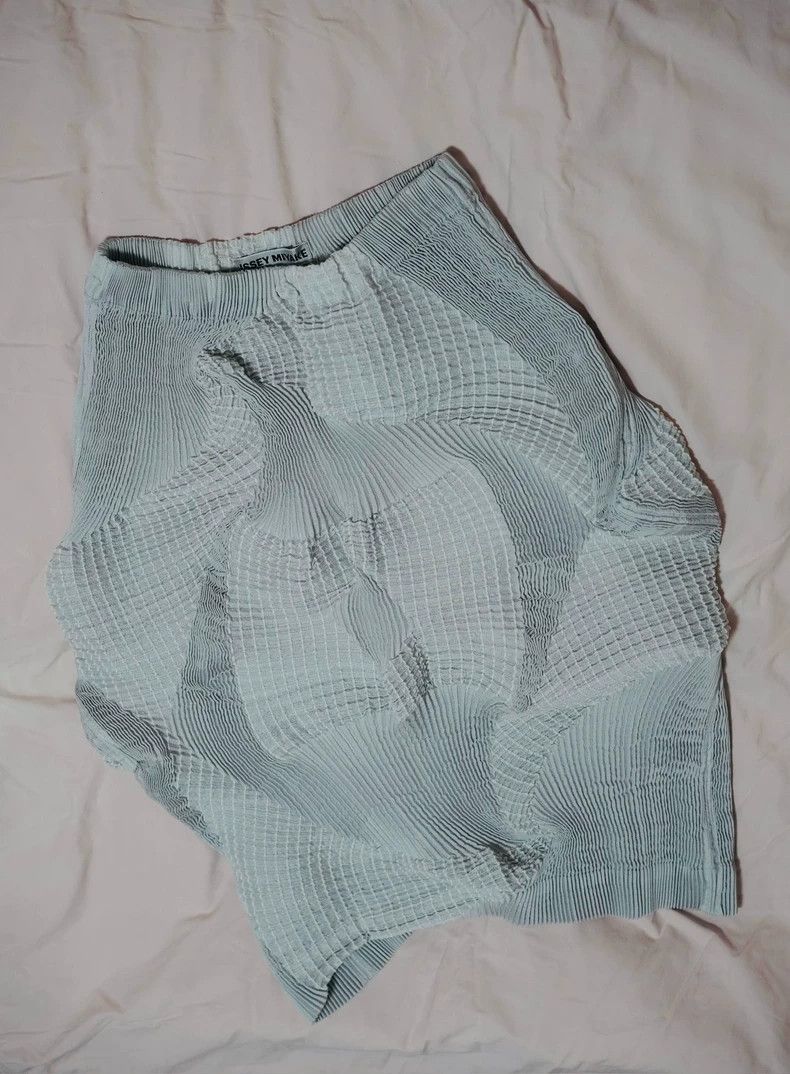 Issey Miyake Issey Miyake Flower bud skirt Size 25" / US 0 / IT 36 - 1 Thumbnail