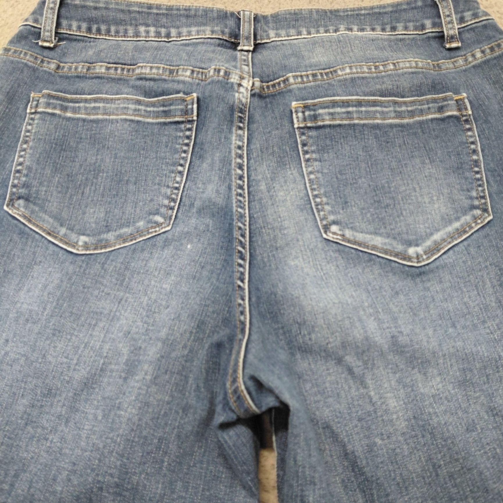 Vintage Nobo Jeans Women’s Size 17 Blue Denim Mid Rise Capri Cut Light Wash Raw Hem Nice Size 38" / US 16 / IT 52 - 3 Thumbnail