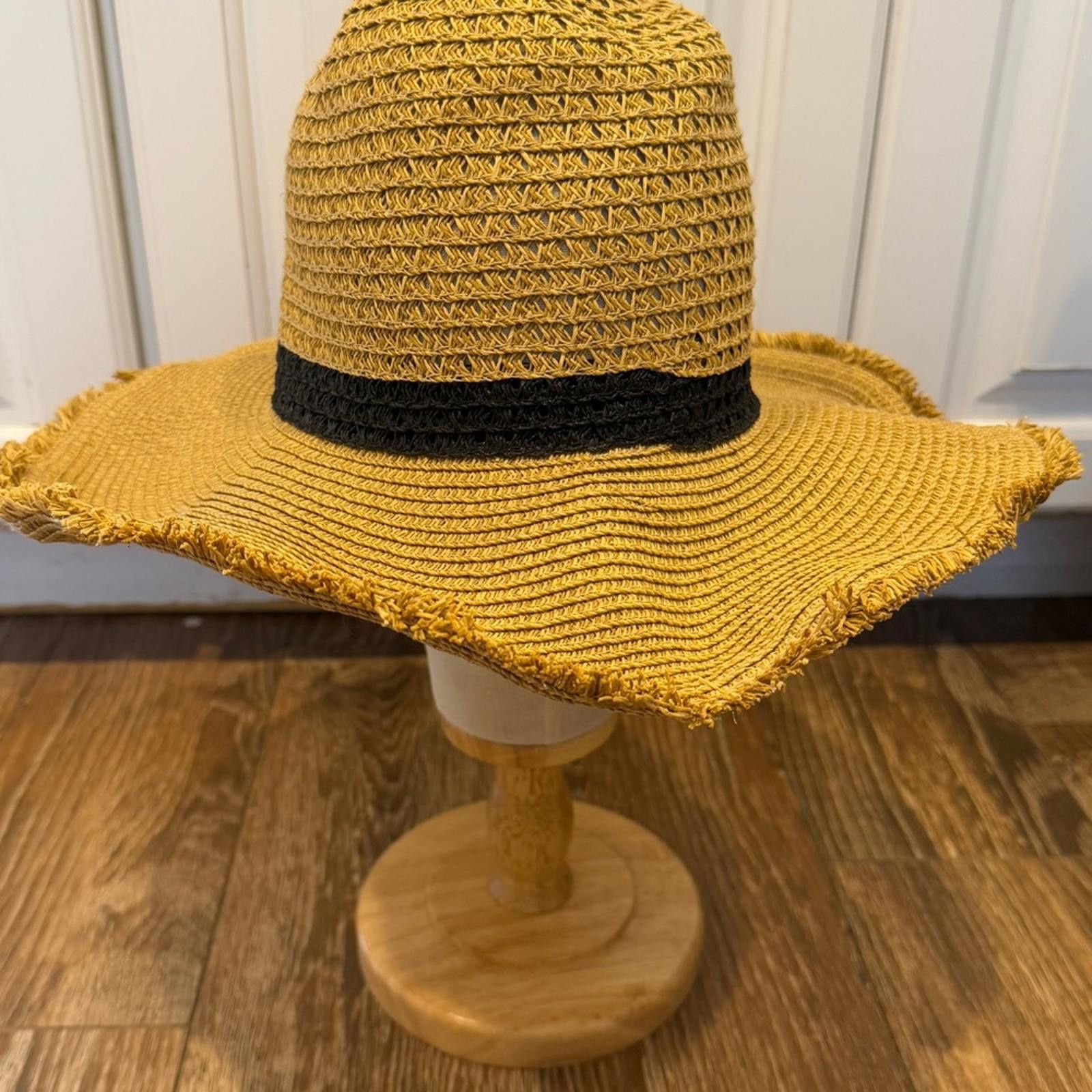 Target Basics Target tan straw brimmed hat black trim Size ONE SIZE - 8 Thumbnail
