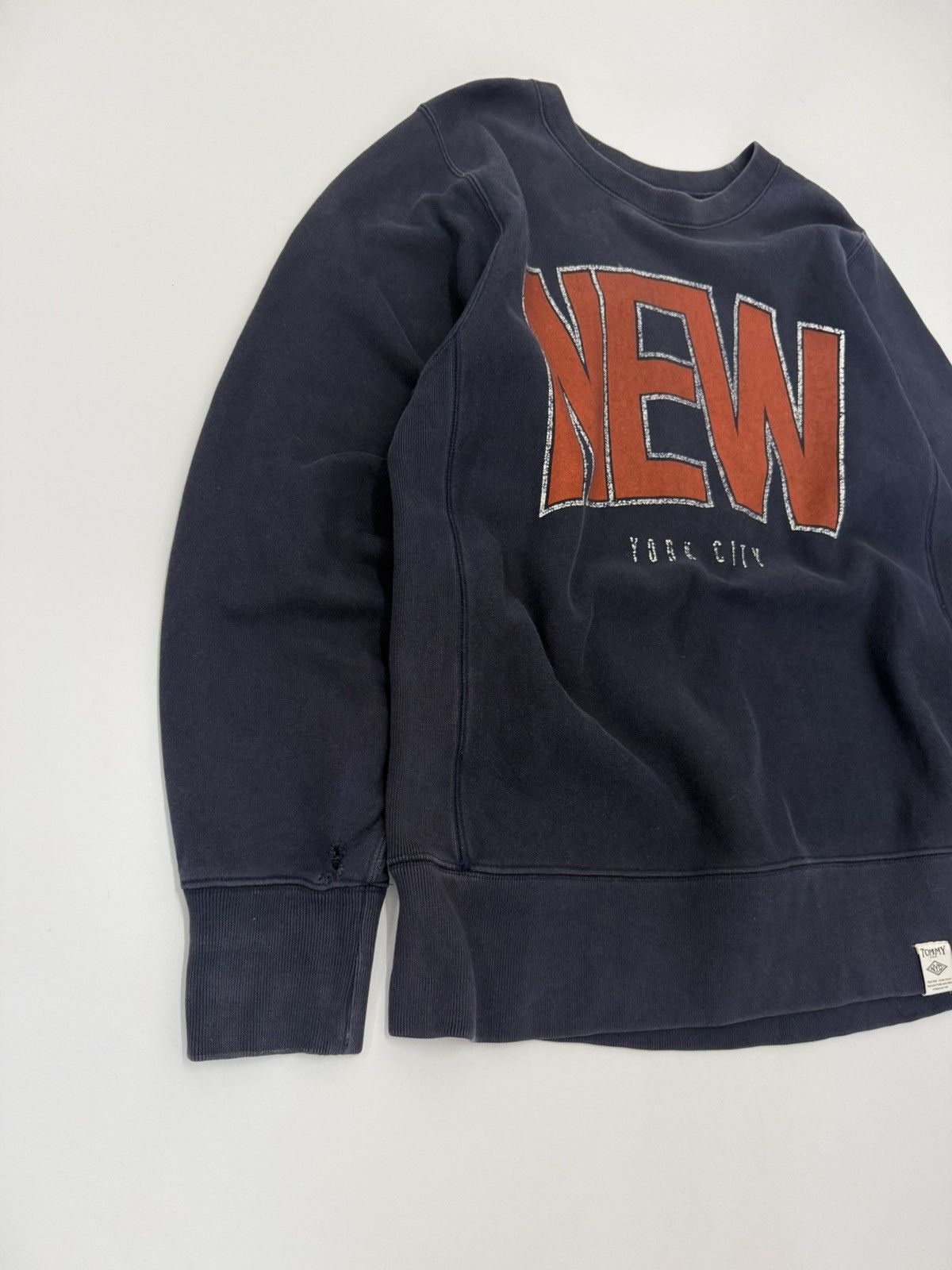 Tommy Jeans ⚡️TOMMY HILFIGER NEW YORK CITY COLLEGE LOGO STREETWEAR SWEAT Size US M / EU 48-50 / 2 - 3 Thumbnail