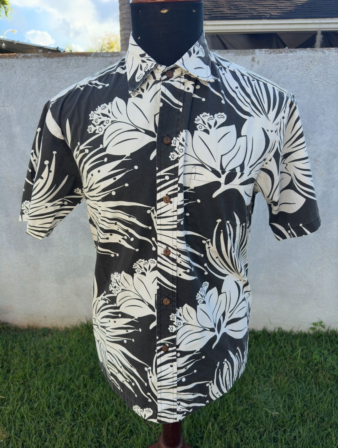 Other PreOwned T&L Muumuu Factory Men's Hawaiian Shirt Small Black Size US S / EU 44-46 / 1 - 1 Thumbnail
