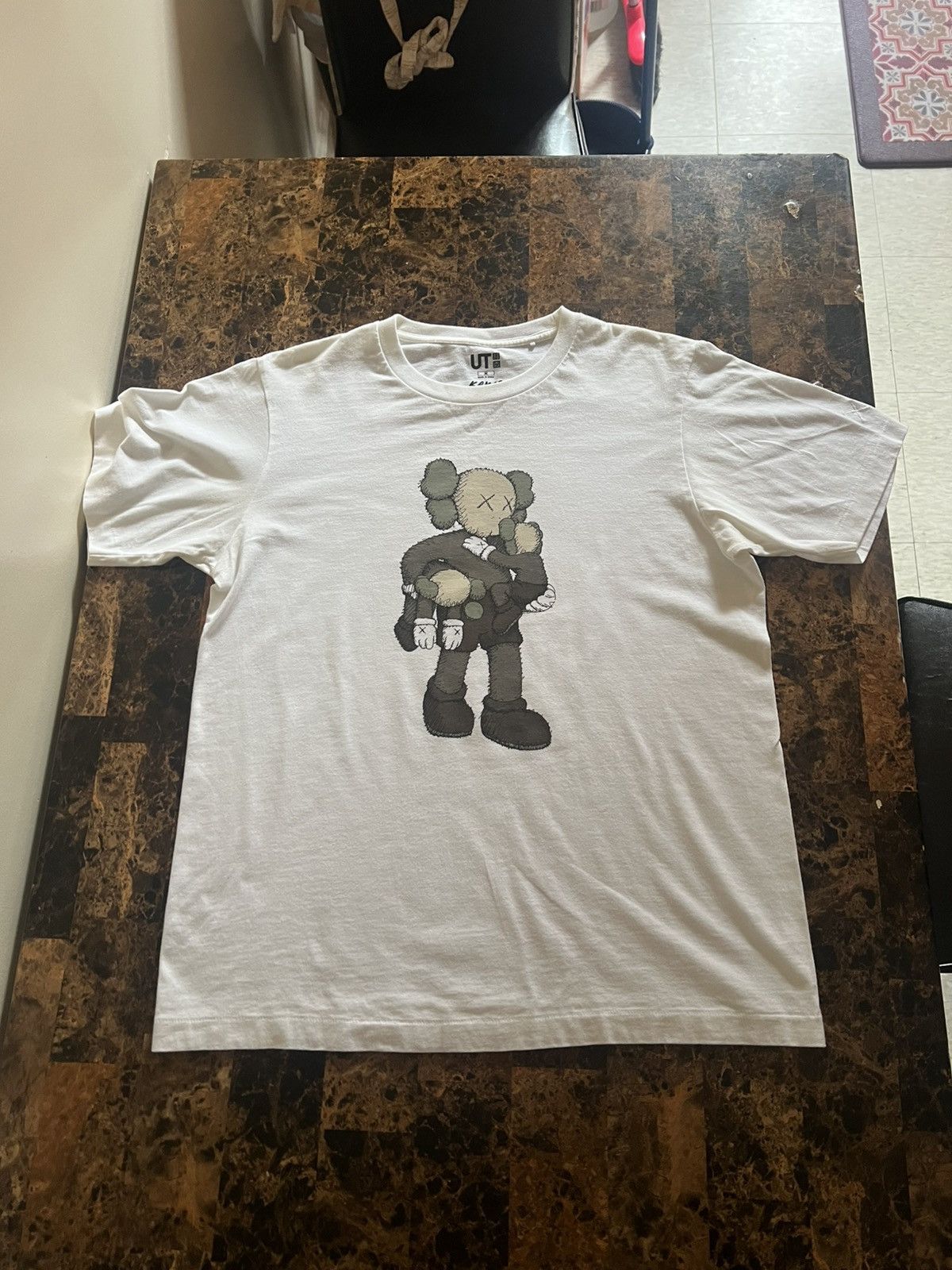 Kaws × Uniqlo KAWS 3 Companions x Uniqlo White Tee-Size Medium Pre-owned Size US M / EU 48-50 / 2 - 1 Thumbnail