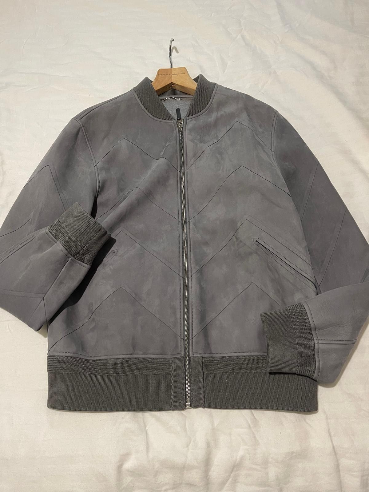 Louis Vuitton LV bomber in super good condition Size US XL / EU 56 / 4 - 2 Thumbnail