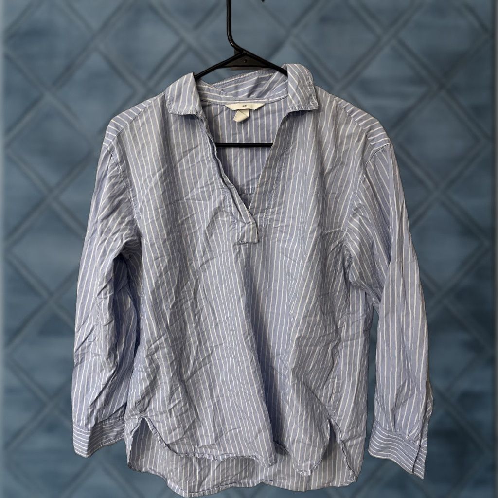 Vintage VINTAGE Divided by H M Women Top XS Blue Striped 100% Cotton Long Sleeve Collared Shirt Size XS / US 0-2 / IT 36-38 - 1 Thumbnail