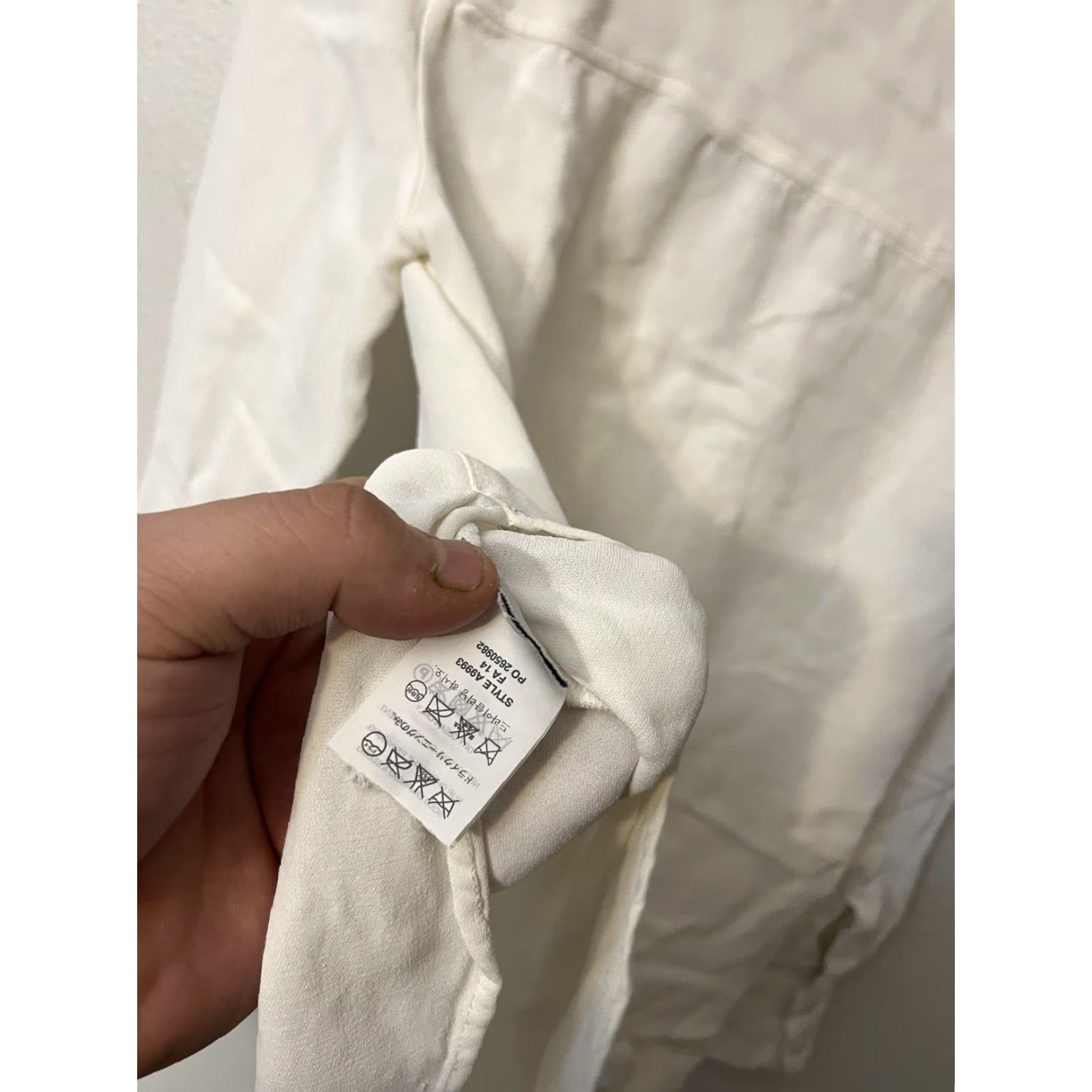 J.Crew J.Crew White Long Sleeve Henley Style Blouse Women Size 4 Stretch Italian Hidden Neckline A9993 Size S / US 4 / IT 40 - 4 Thumbnail