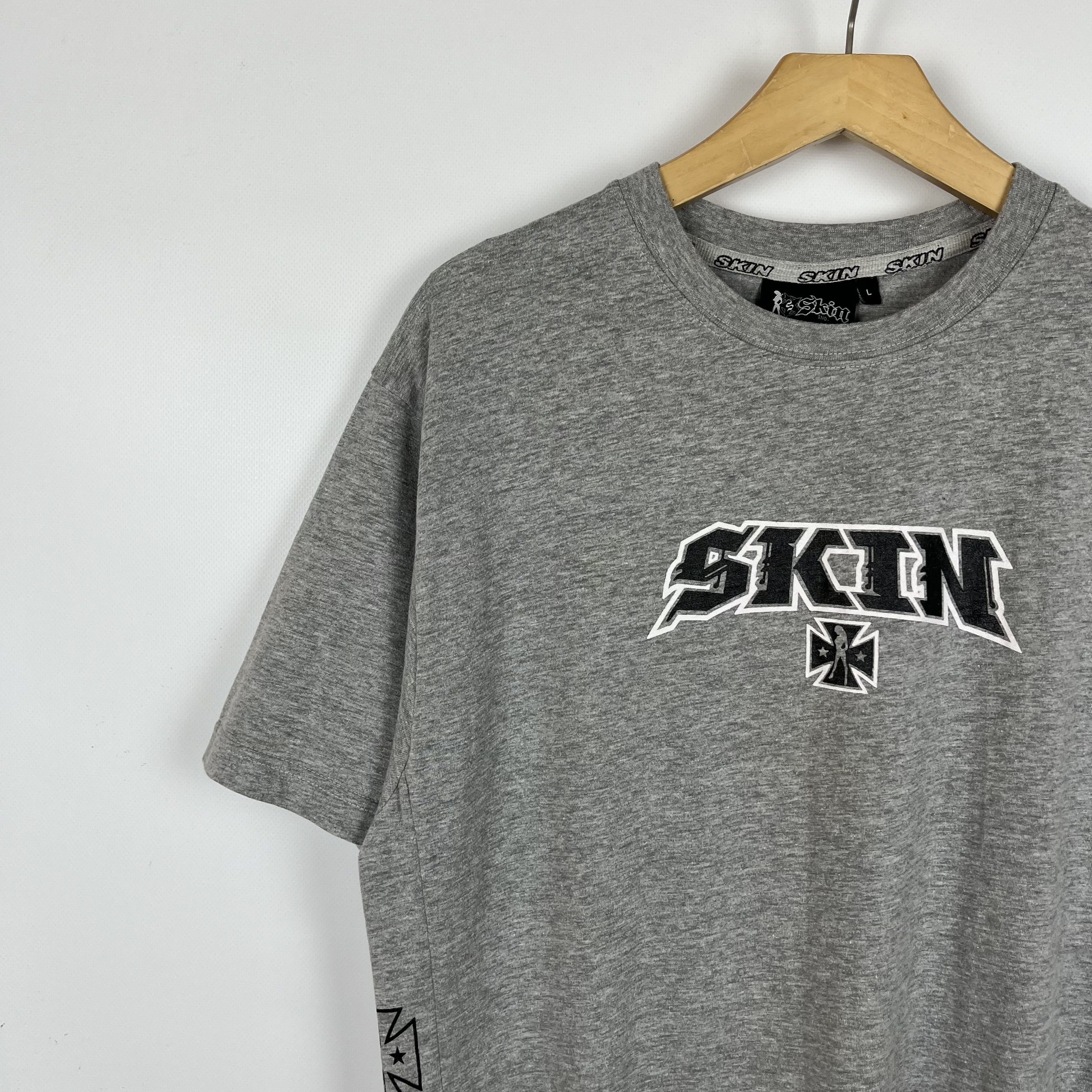 Hook-Ups Vintage Skin Industries Y2K “Show Some” T Shirt 2000’s Size US L / EU 52-54 / 3 - 13 Thumbnail