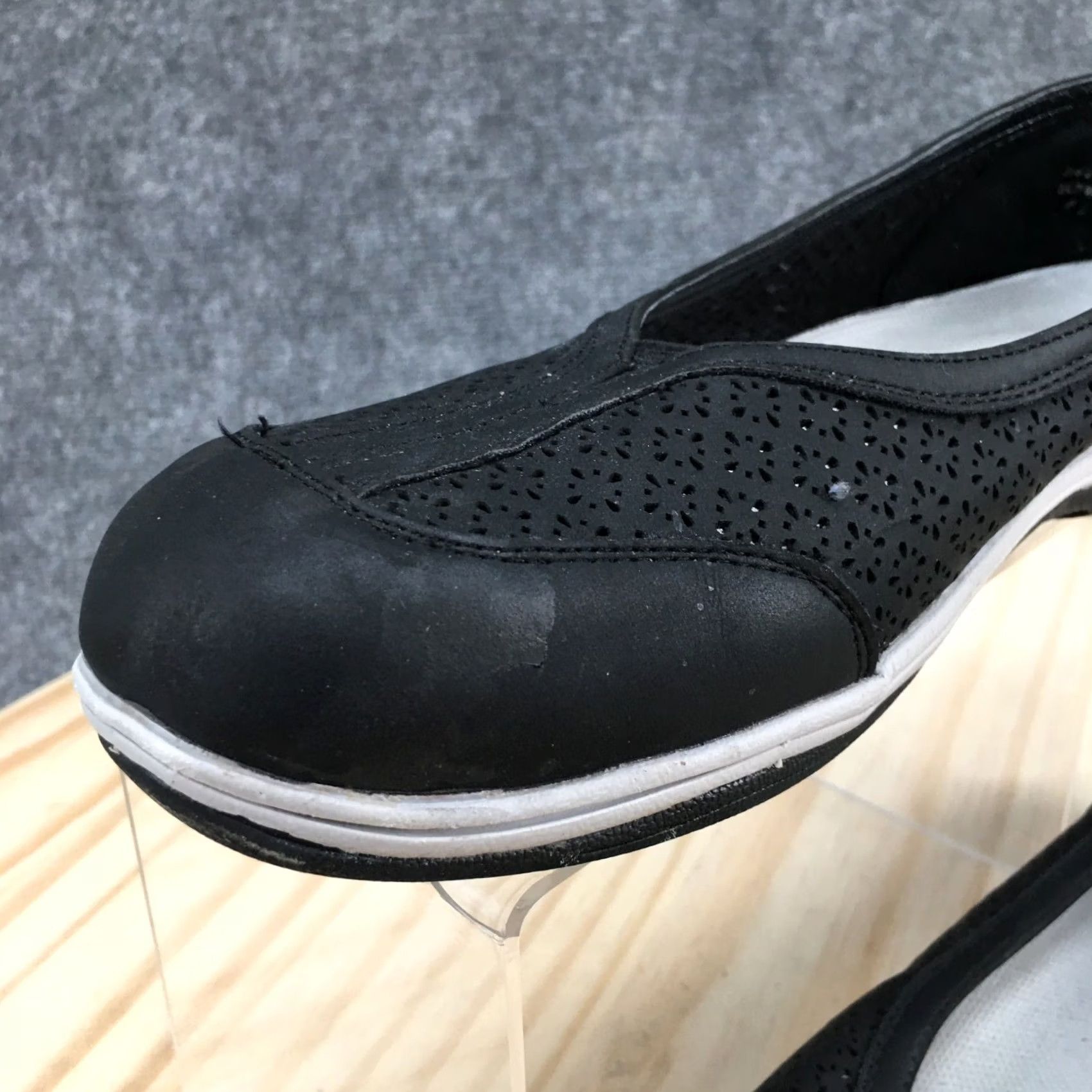 Vintage Easy Street Slip-On Casual Shoe Womens 8W Wide Black Ster n Laser Cut Out Comfort Size US 8 / IT 38 - 4 Thumbnail