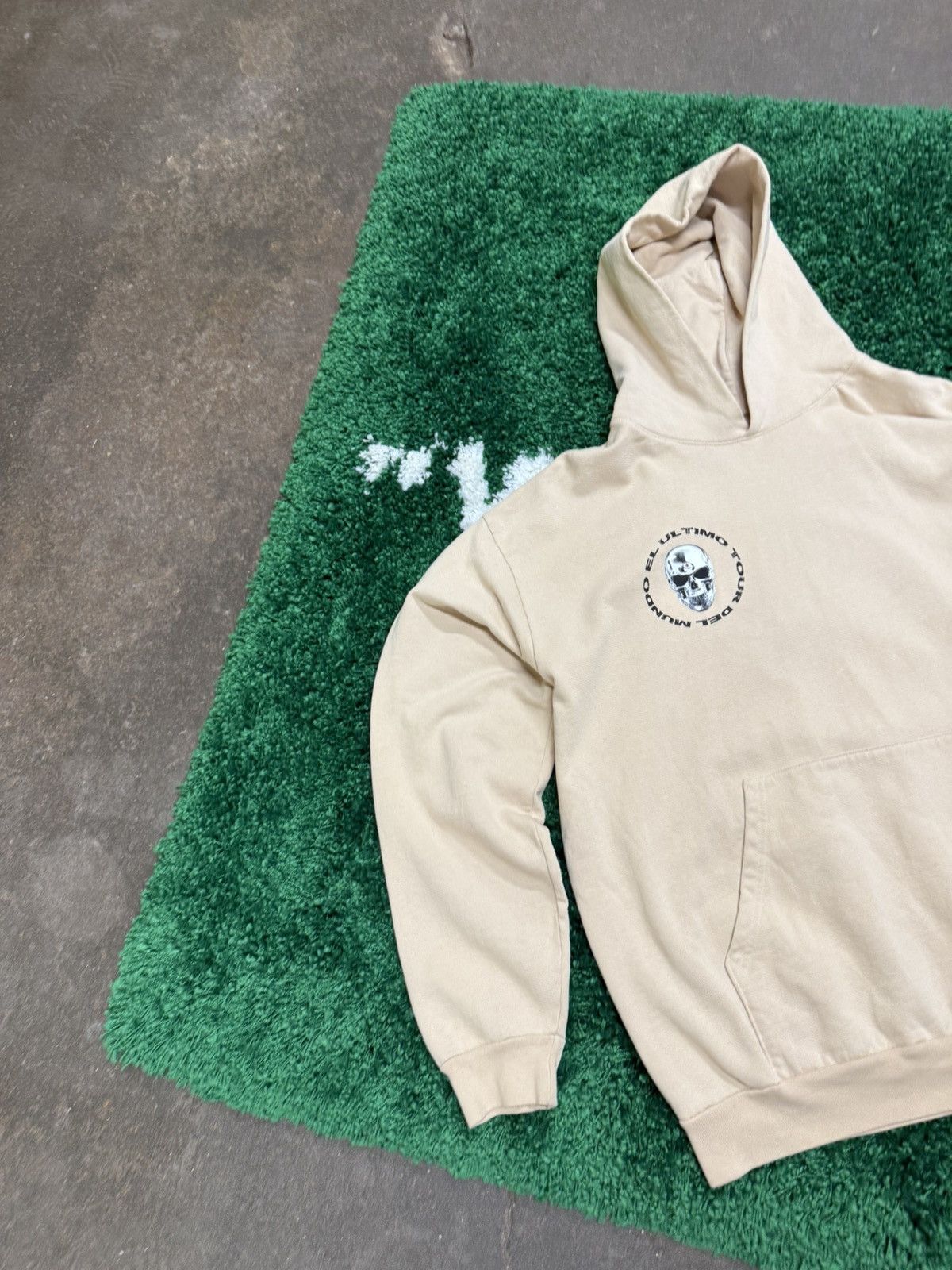Other BAD BUNNY EL ULTIMO TOUR DEL MUNDO HOODIE 2XL XXL Size US XXL / EU 58 / 5 - 4 Thumbnail