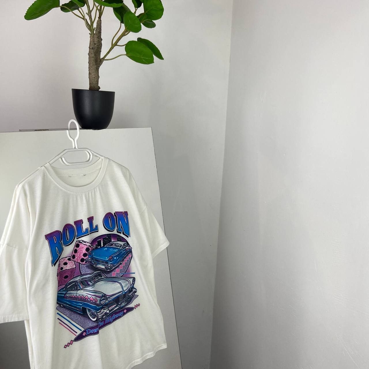 Vintage Roll On Graphic Tee Boxy Fit Oversized Vintage T-Shirt Size US L / EU 52-54 / 3 - 1 Thumbnail