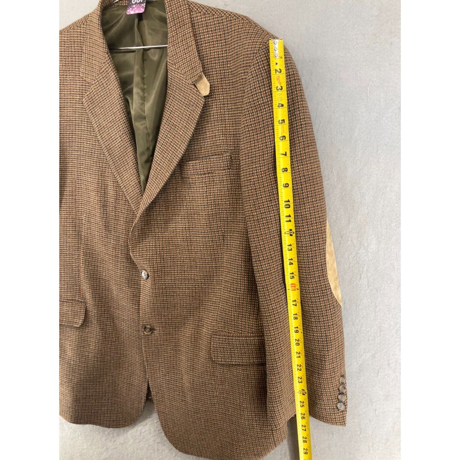 Vintage VINTAGE La Crosse Sport Coat 46L Brown Tweed Herringbone Long Single-Breasted Mens 4-Button Notch Lapel Size US S / EU 44-46 / 1 - 4 Thumbnail