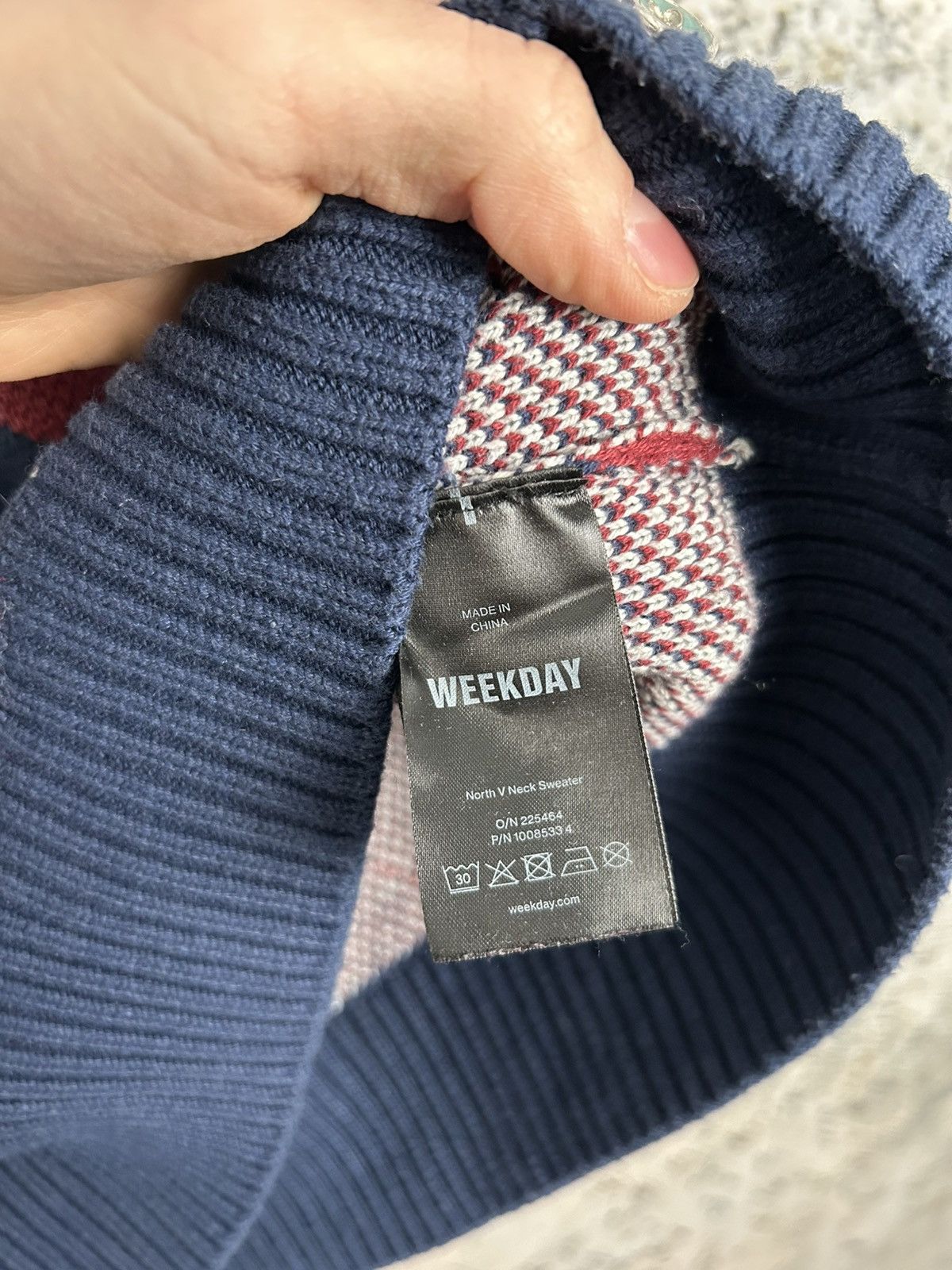 Weekday Weekday North V Neck Sweater Knit Streetwear Elegant Hype Size US XS / EU 42 / 0 - 6 Thumbnail