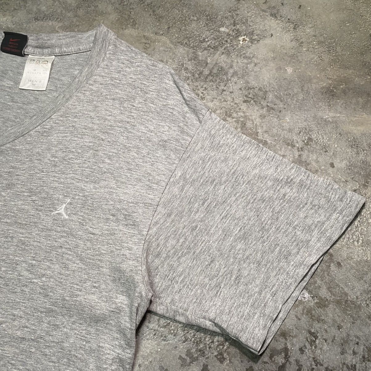 Jordan Brand × Vintage Vintage Air Jordan Basketball T Shirt Size US M / EU 48-50 / 2 - 9 Thumbnail