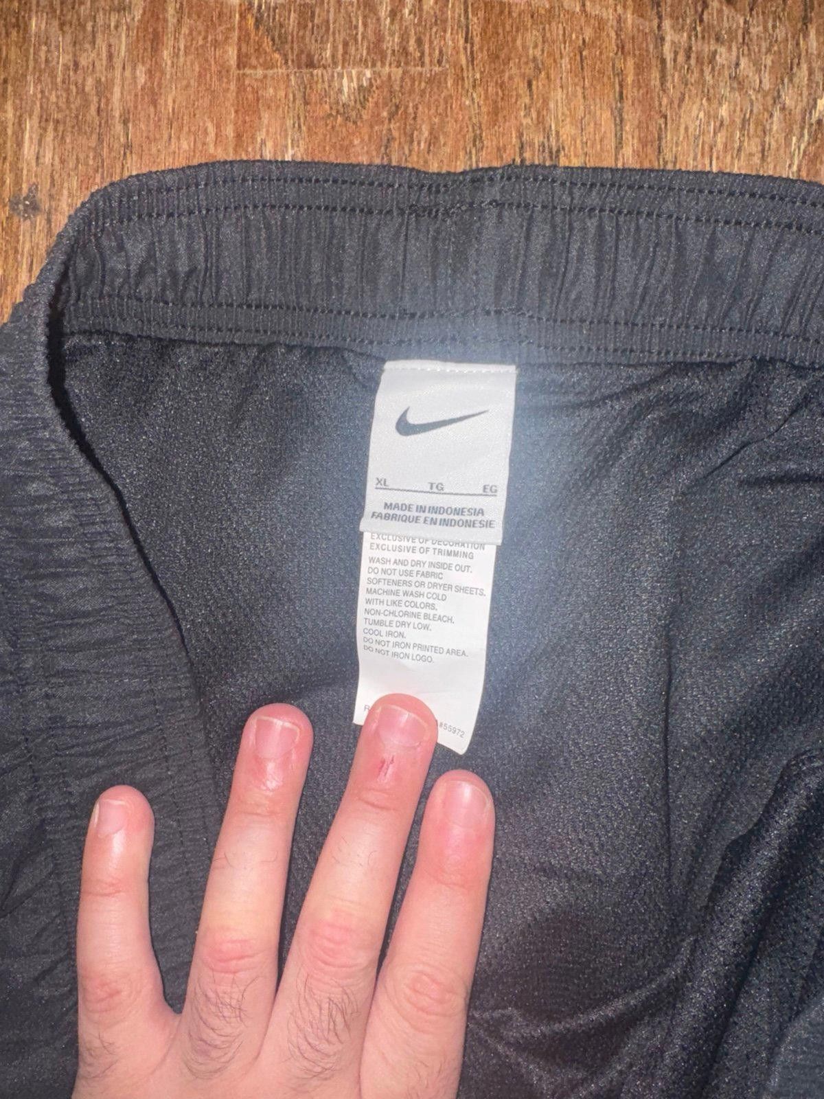 Nike Nike Break Swoosh Shorts Rare Sz XL Mens Nylon 5” Size US 36 / EU 52 - 5 Thumbnail