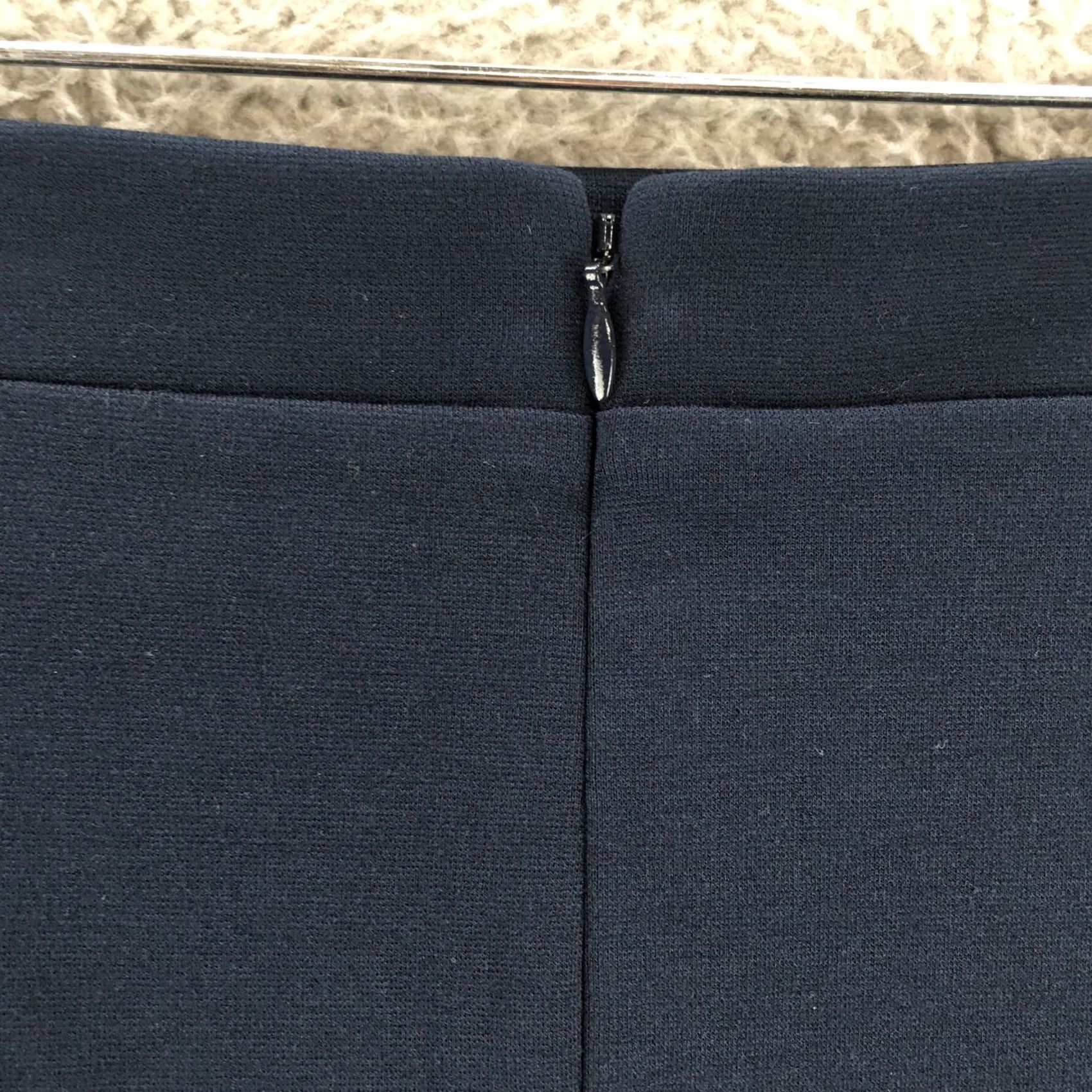 Banana Republic Banana Republic Skirt Womens 8 Blue White Back Zip Knee Length Casual Straight & Pencil Womens 8 Blue White Back Zip Knee Length Regular Size 30" / US 8 / IT 44 - 7 Thumbnail