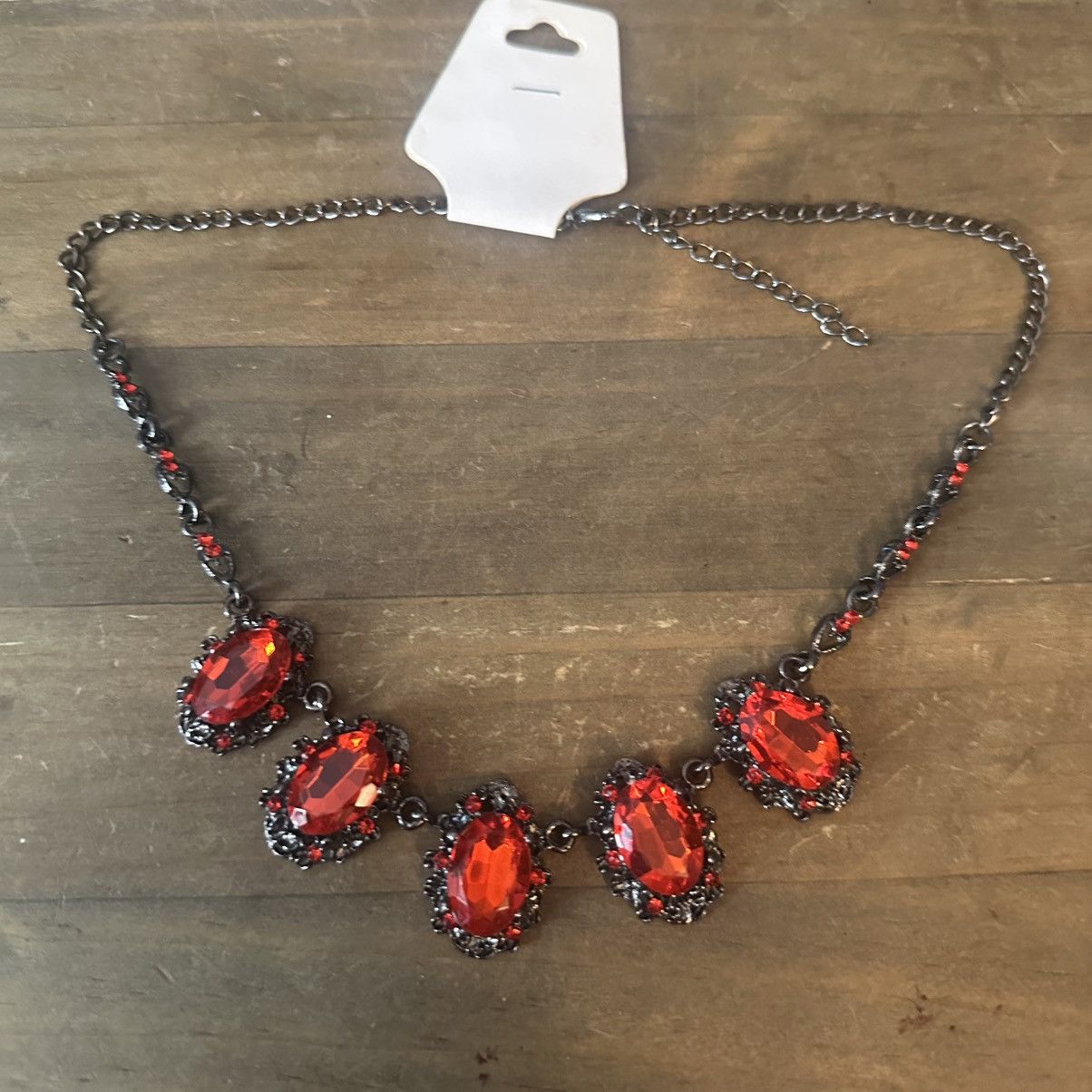 Other Dark silver tone red gemstone statement necklace Size ONE SIZE - 2 Thumbnail