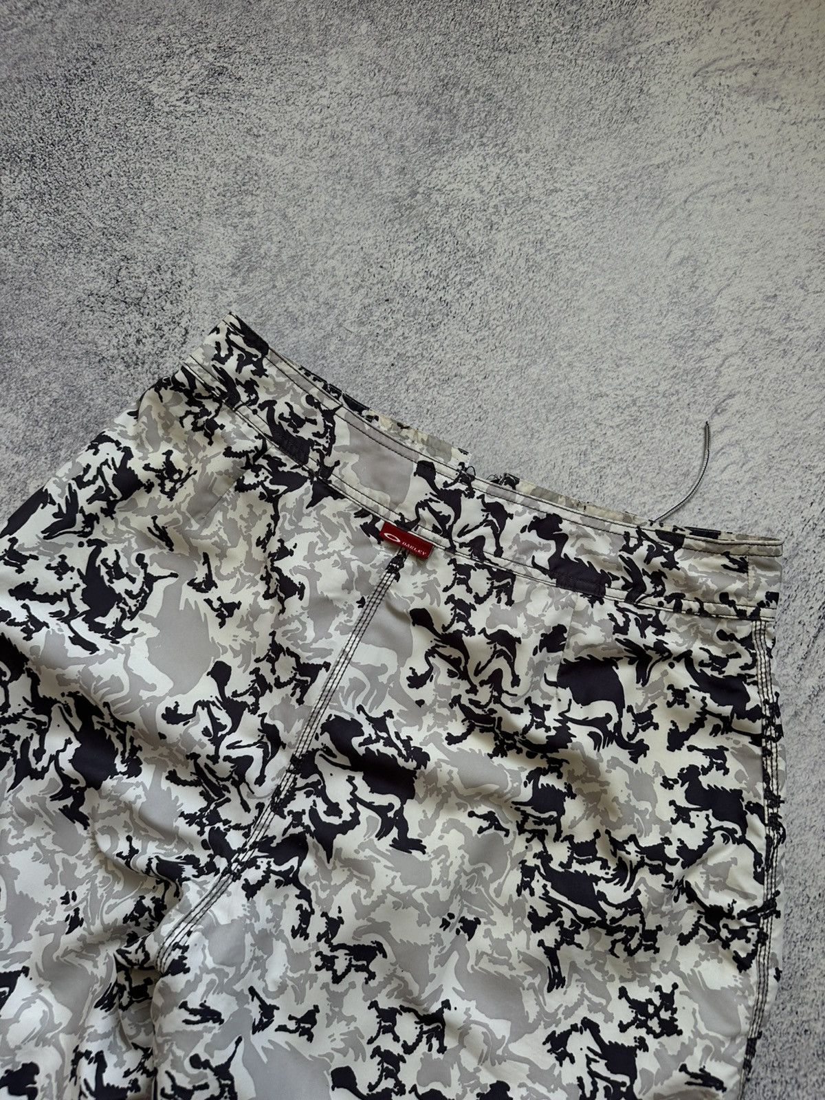 Oakley Vintage Oakley Multilogo Camo Swim Shorts Size 32 Size US 32 / EU 48 - 16 Thumbnail