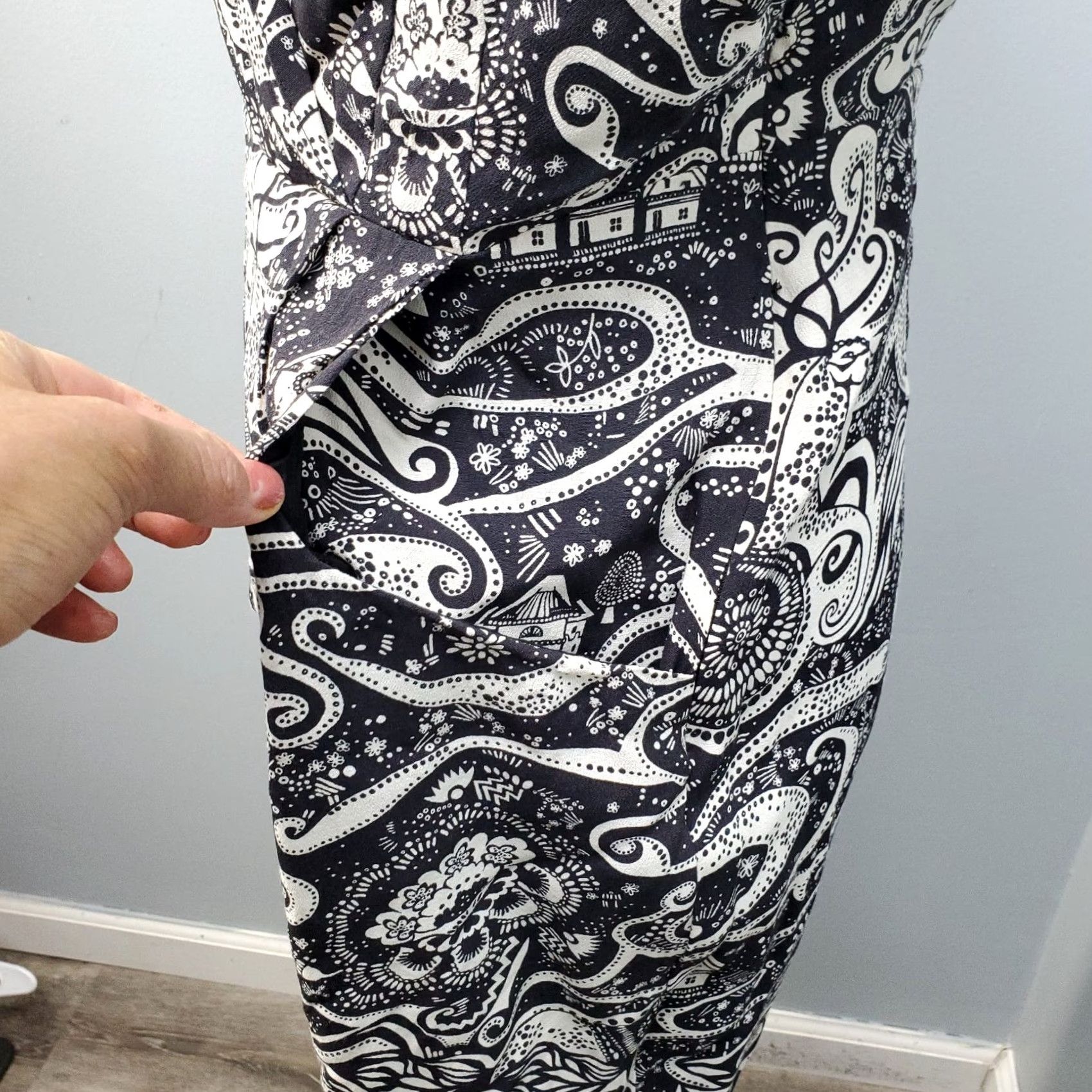 Soeur Moulinette Soeurs Shift Dress Womens 6 Black White Geo Print Sleeveless Back Zip Size M / US 6-8 / IT 42-44 - 3 Thumbnail