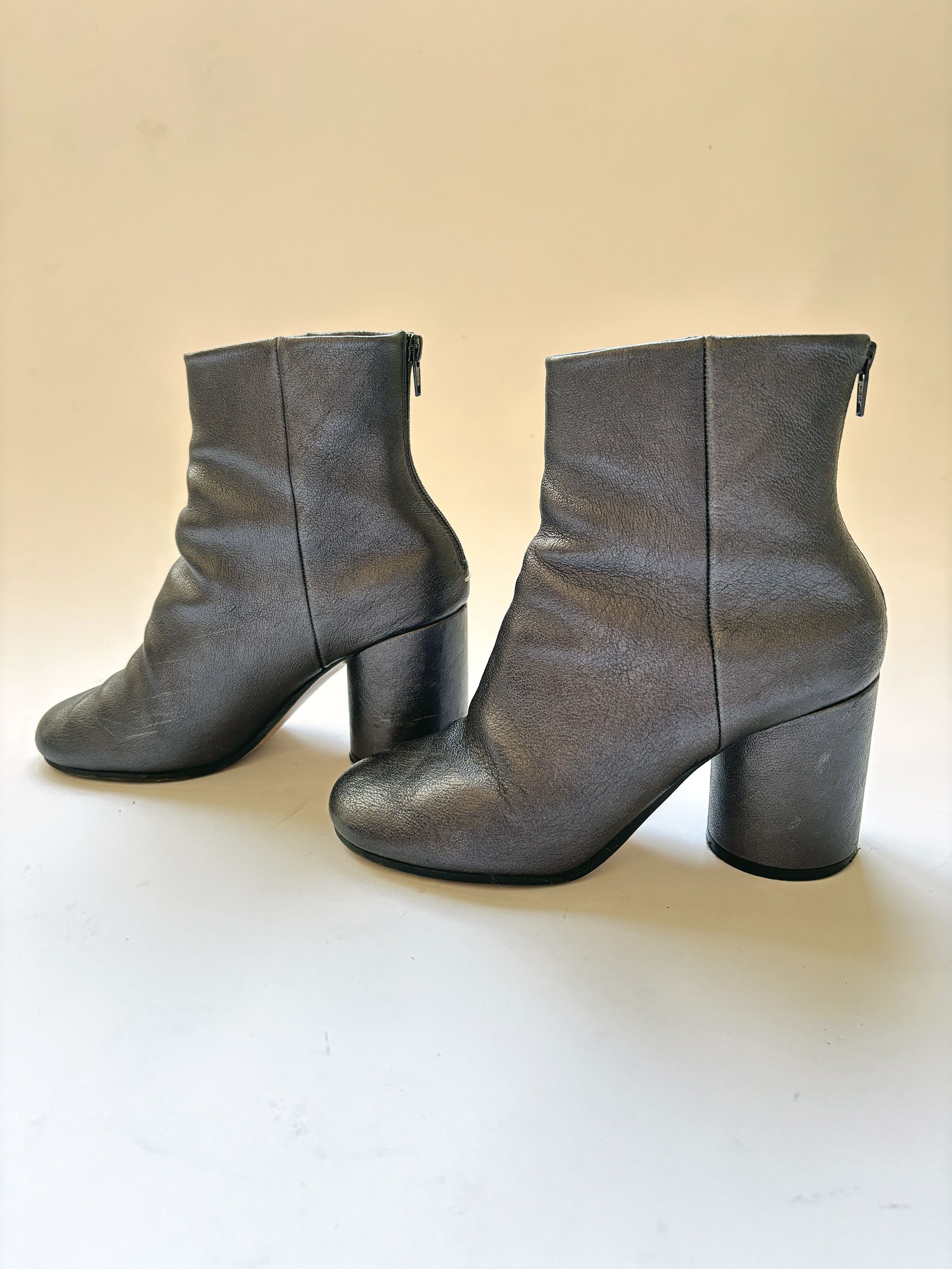 Maison Margiela ⚡️QUICK SALE⚡️Maison Margiela Metallic Round-Toe Ankle Boots Size US 5.5 / IT 35.5 - 2 Thumbnail