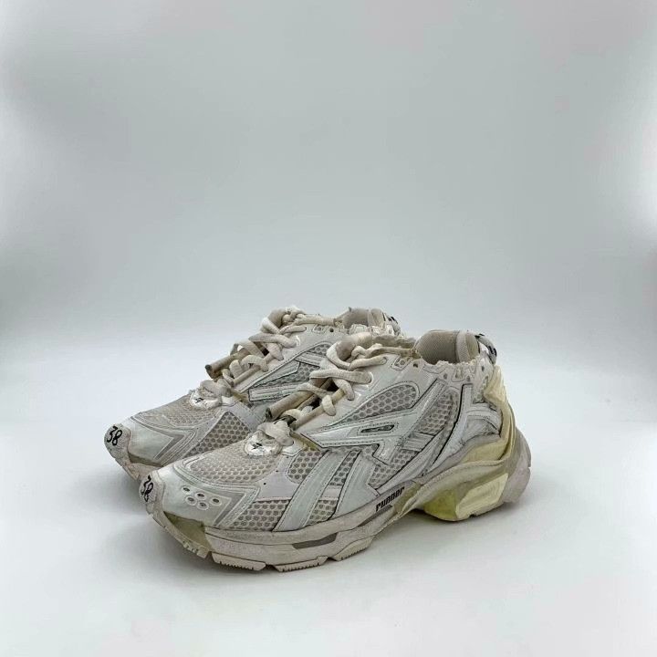 Balenciaga Balenciaga Runner Gray Distressed Sneakers 38 Size US 7 / IT 37 - 1 Thumbnail