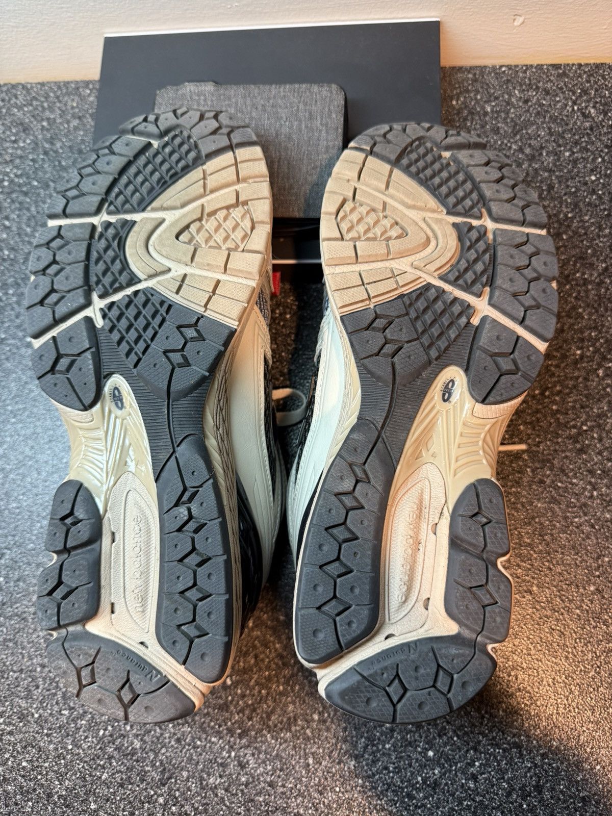 New Balance New Balance 1906R Size 9 Exclusive Blacktop Mindful Grey Size US 9 / EU 42 - 7 Thumbnail