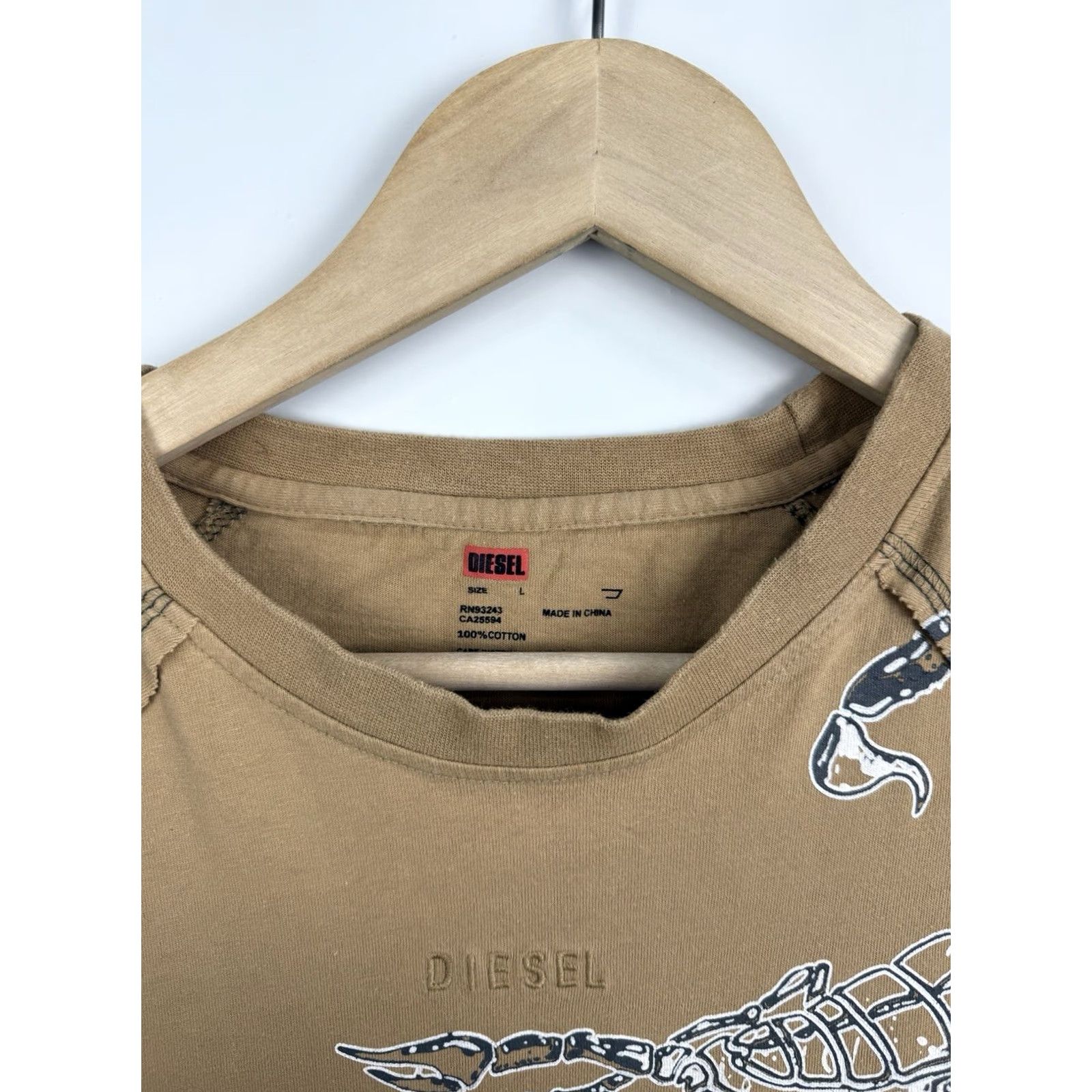 Diesel VINTAGE Diesel Scorpion Success Is All Living T-Shirt Men L Beige 90s Shirt Mens Size US L / EU 52-54 / 3 - 5 Thumbnail