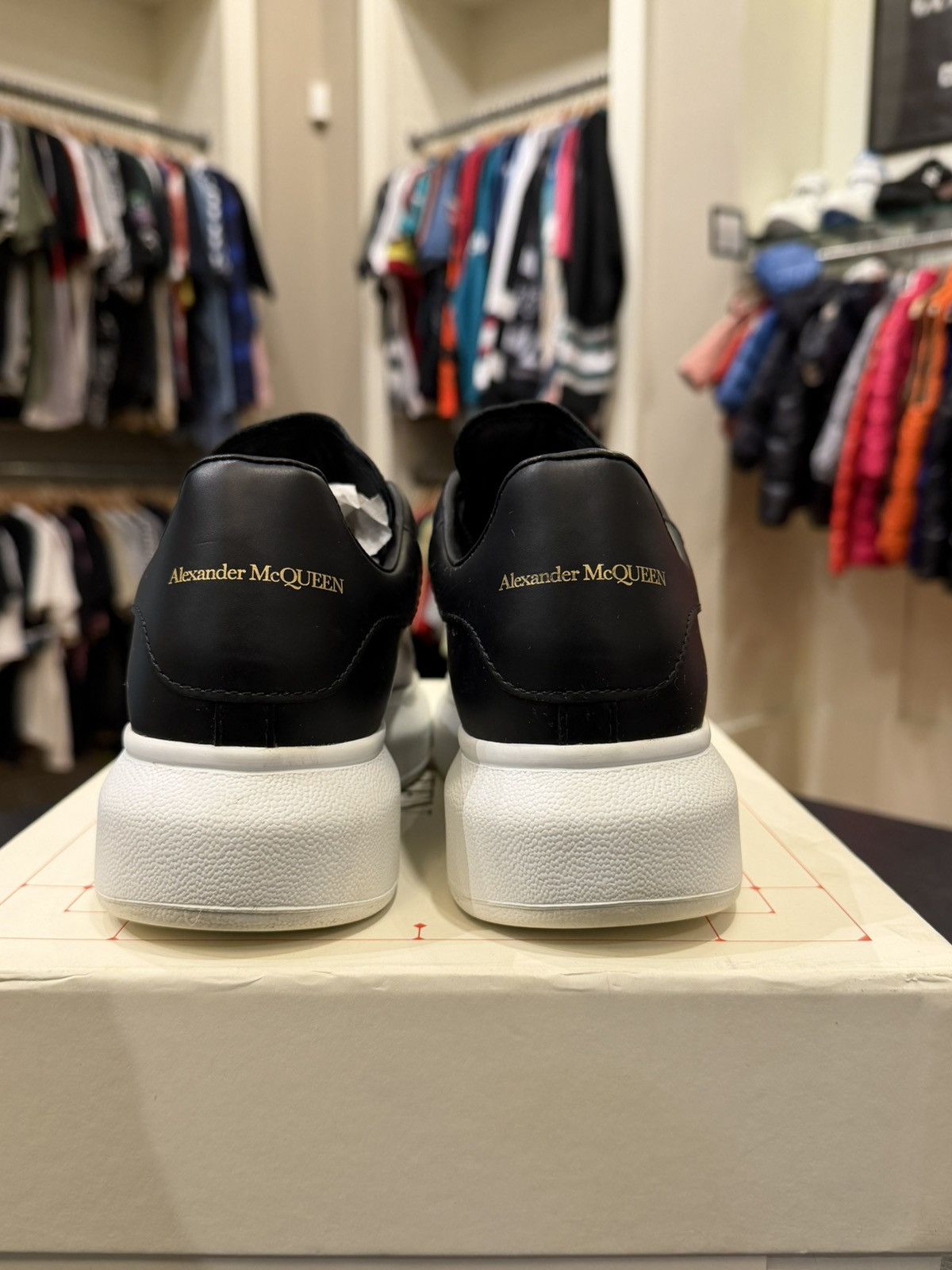 Alexander McQueen Alexander McQueen Oversized Sneaker - Black Size US 5 / IT 35 - 3 Thumbnail