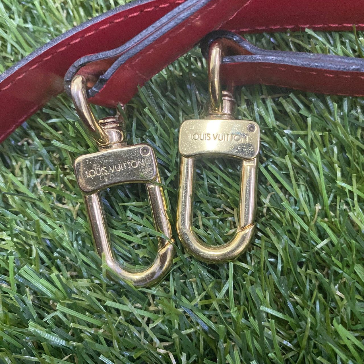 Louis Vuitton Red Adjustable Shoulder Strap 6LKO126K – Y2K