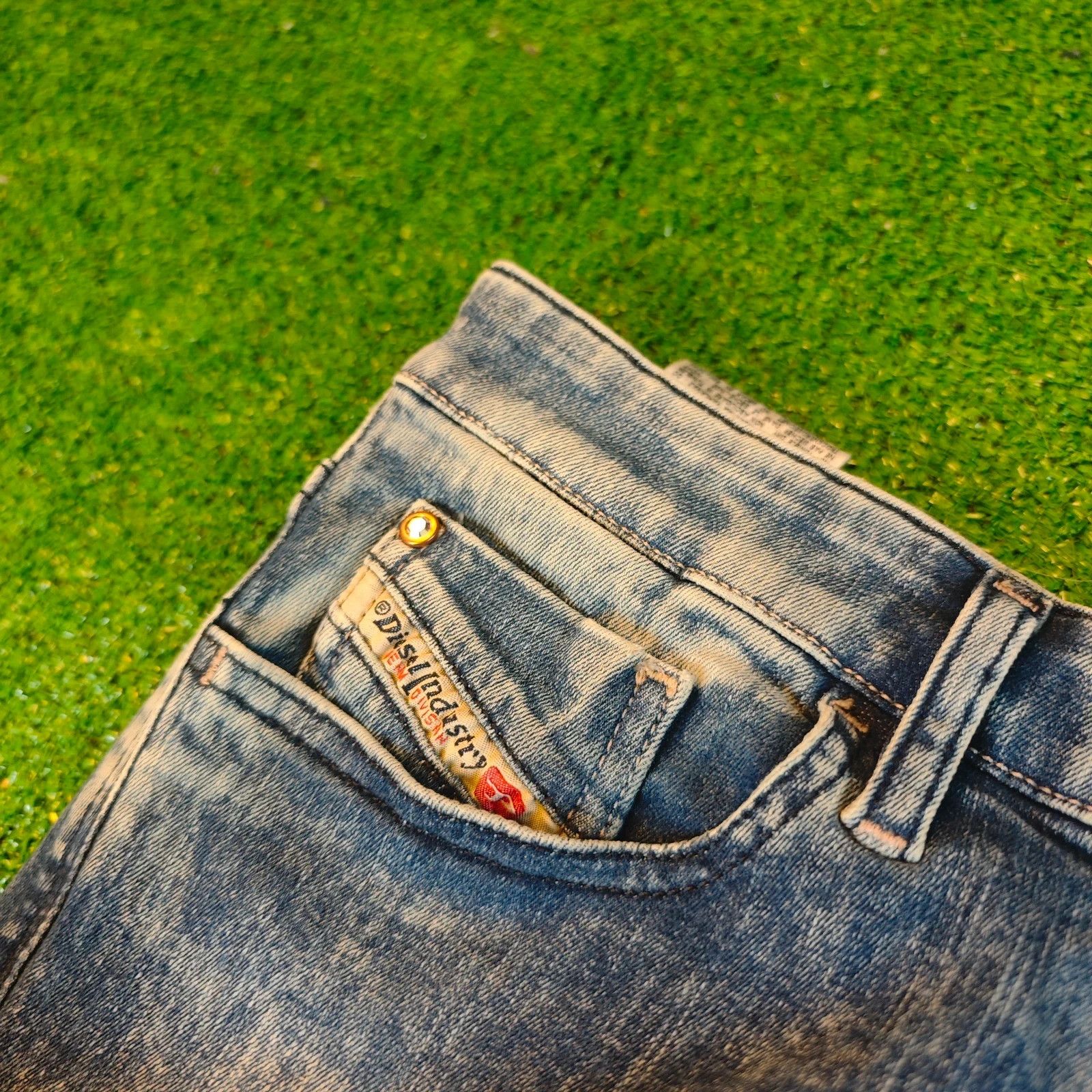 Diesel Diesel Skinzee-low Jeans Womens 30x32 stone wash super slim Size 30" / US 8 / IT 44 - 4 Thumbnail