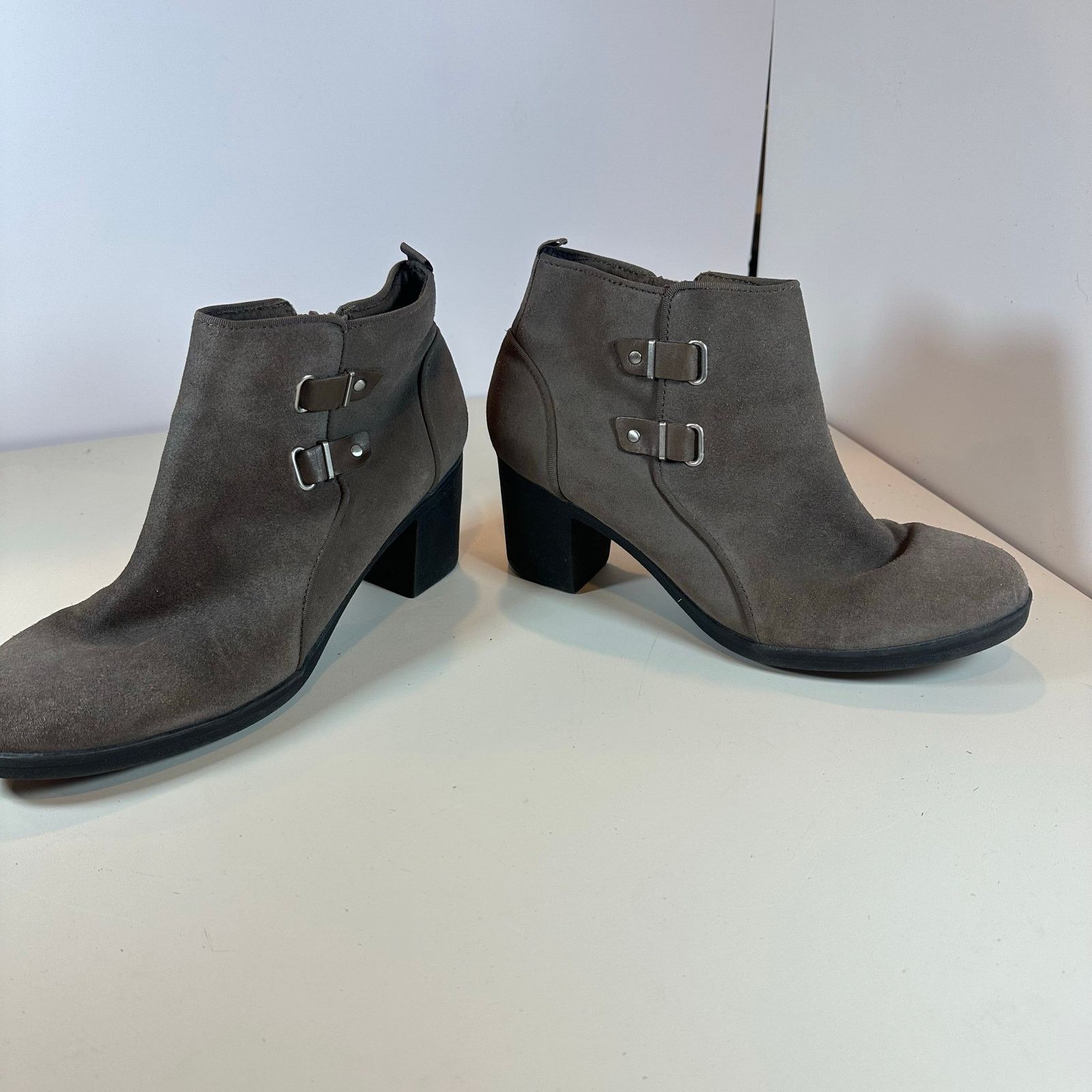 Clarks Clarks Taupe Suede Leather Booties Ankle Boots Heels 10 Size US 10 / IT 40 - 5 Thumbnail